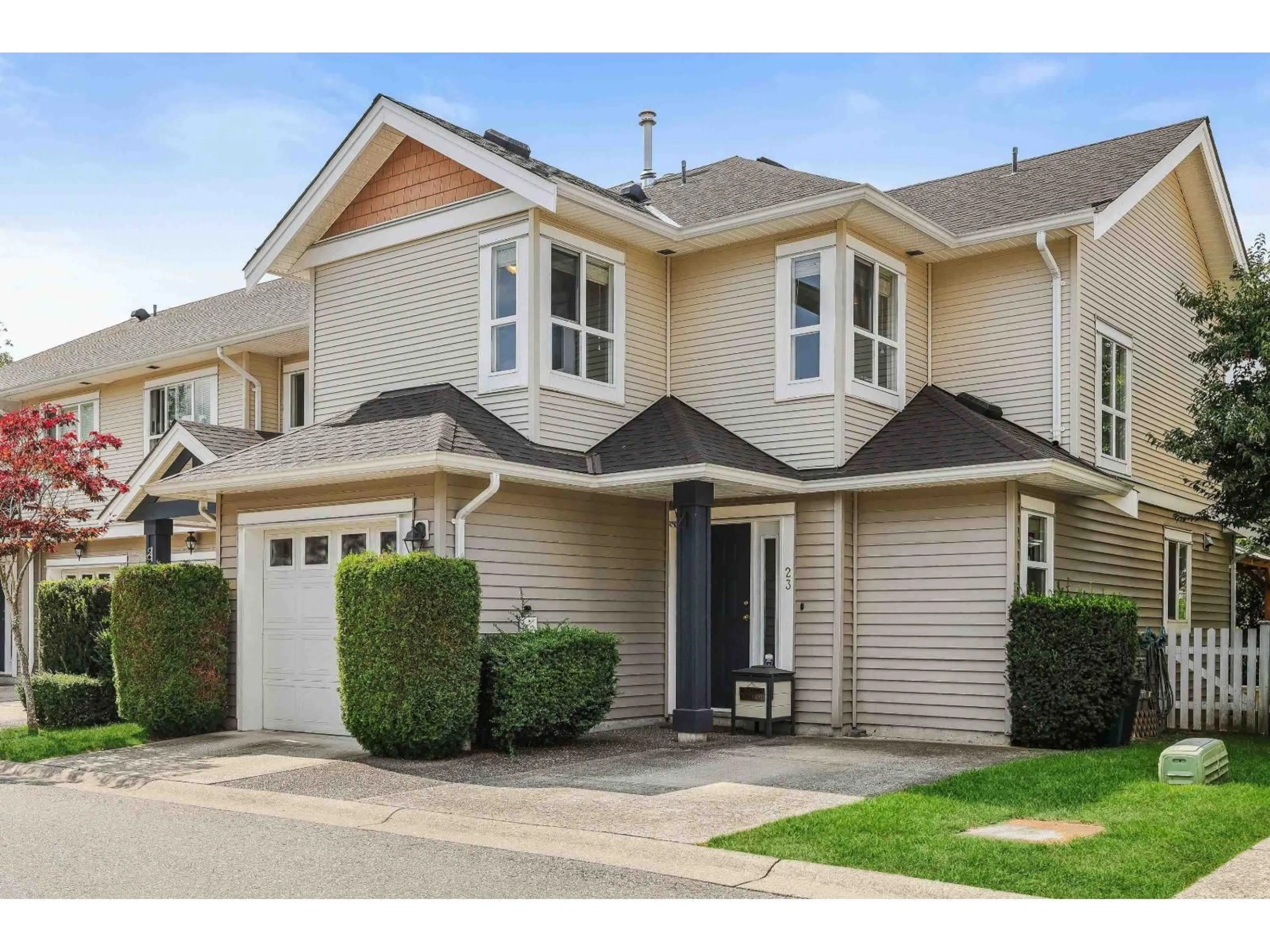 Home with vinyl exterior material, street for 23 - 6513 200, Surrey British Columbia V2Y2V7