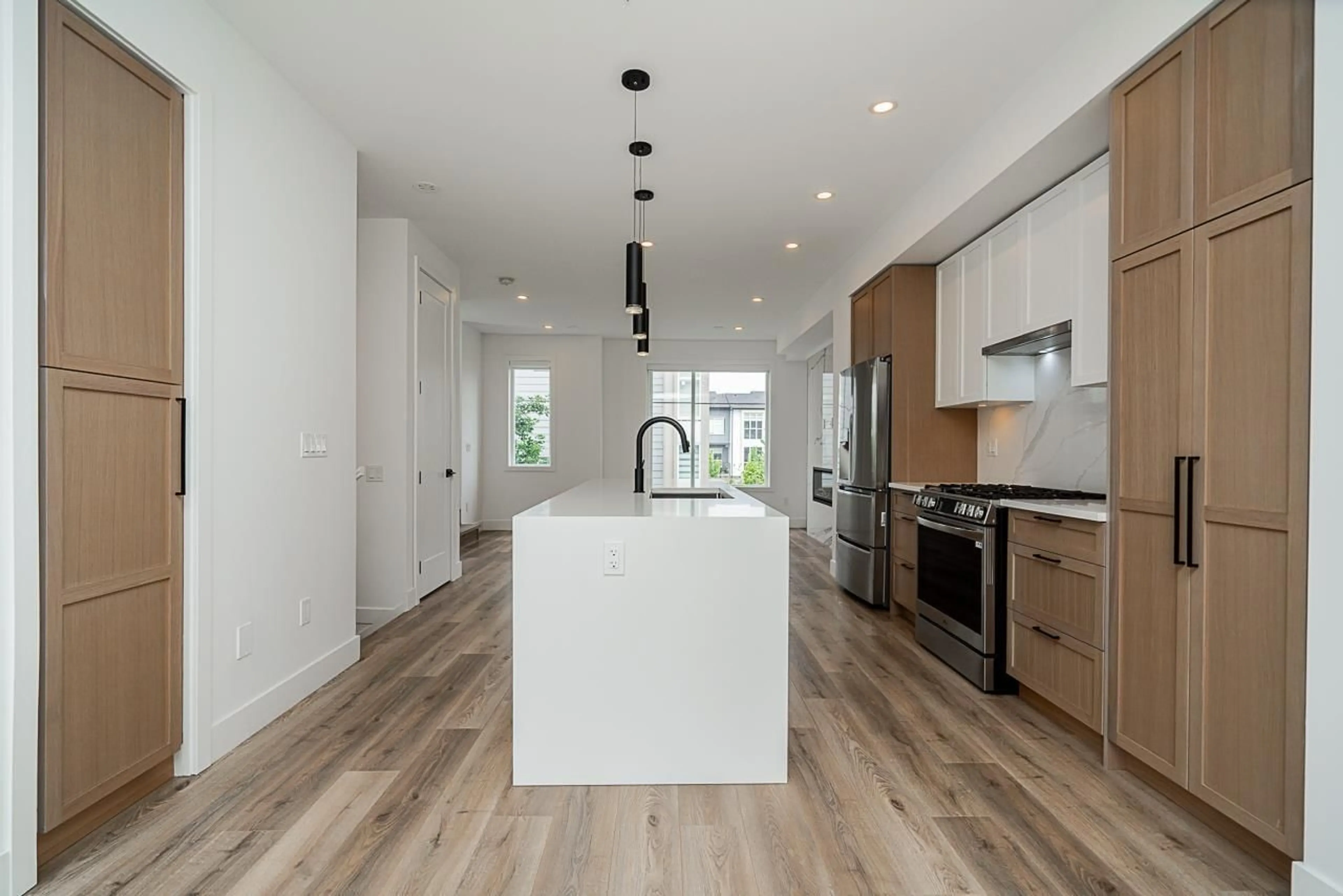 Open concept kitchen, unknown for 41 - 20763 76, Langley British Columbia V2Y3N8