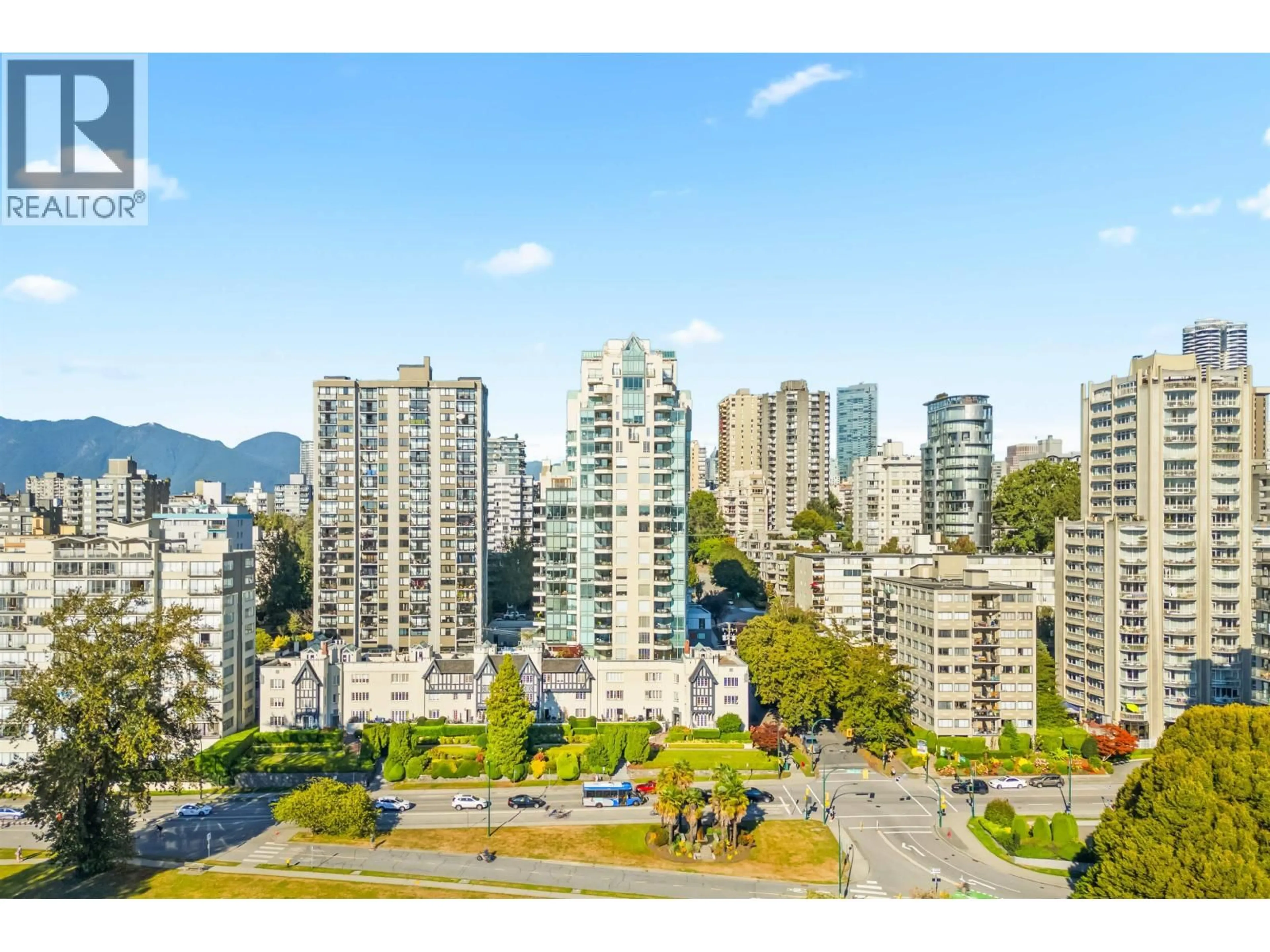 A pic from outside/outdoor area/front of a property/back of a property/a pic from drone, city buildings view from balcony for 503 - 1311 BEACH AVENUE, Vancouver British Columbia V6E1V6
