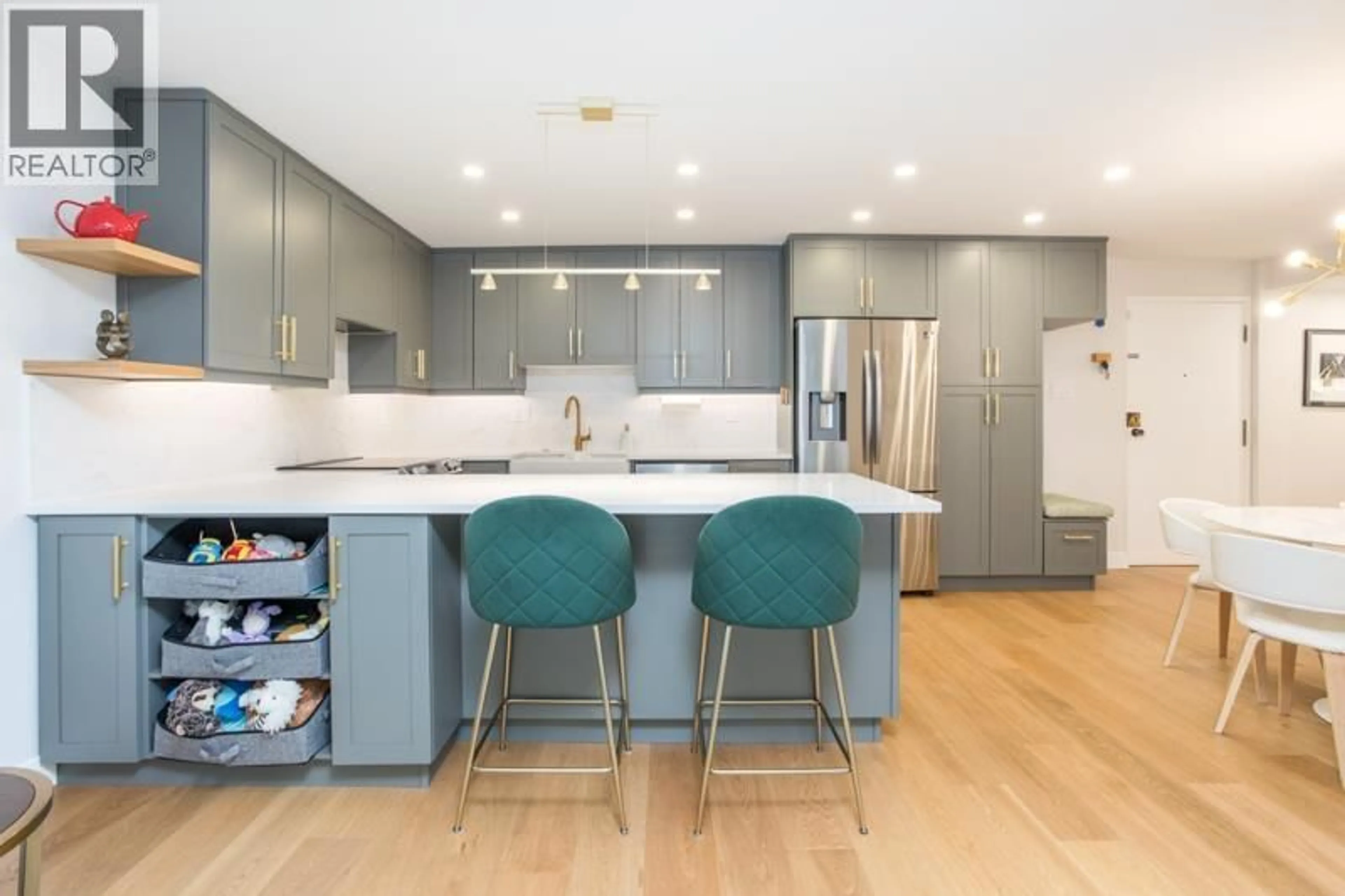 Contemporary kitchen, unknown for 202 - 1500 HARO STREET, Vancouver British Columbia V6G1G5