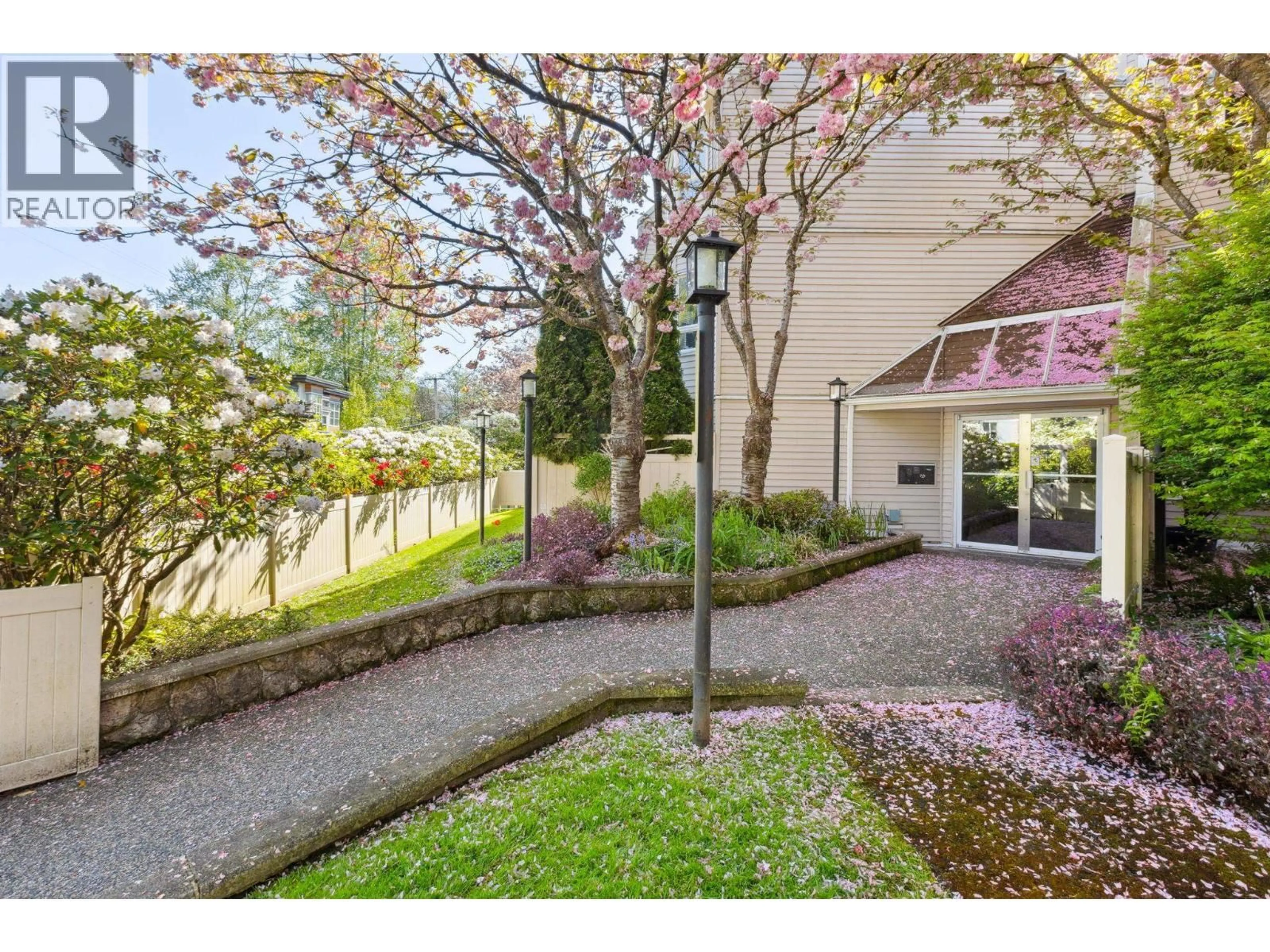 Patio, street for 204 - 1155 ROSS ROAD, North Vancouver British Columbia V7K1C6