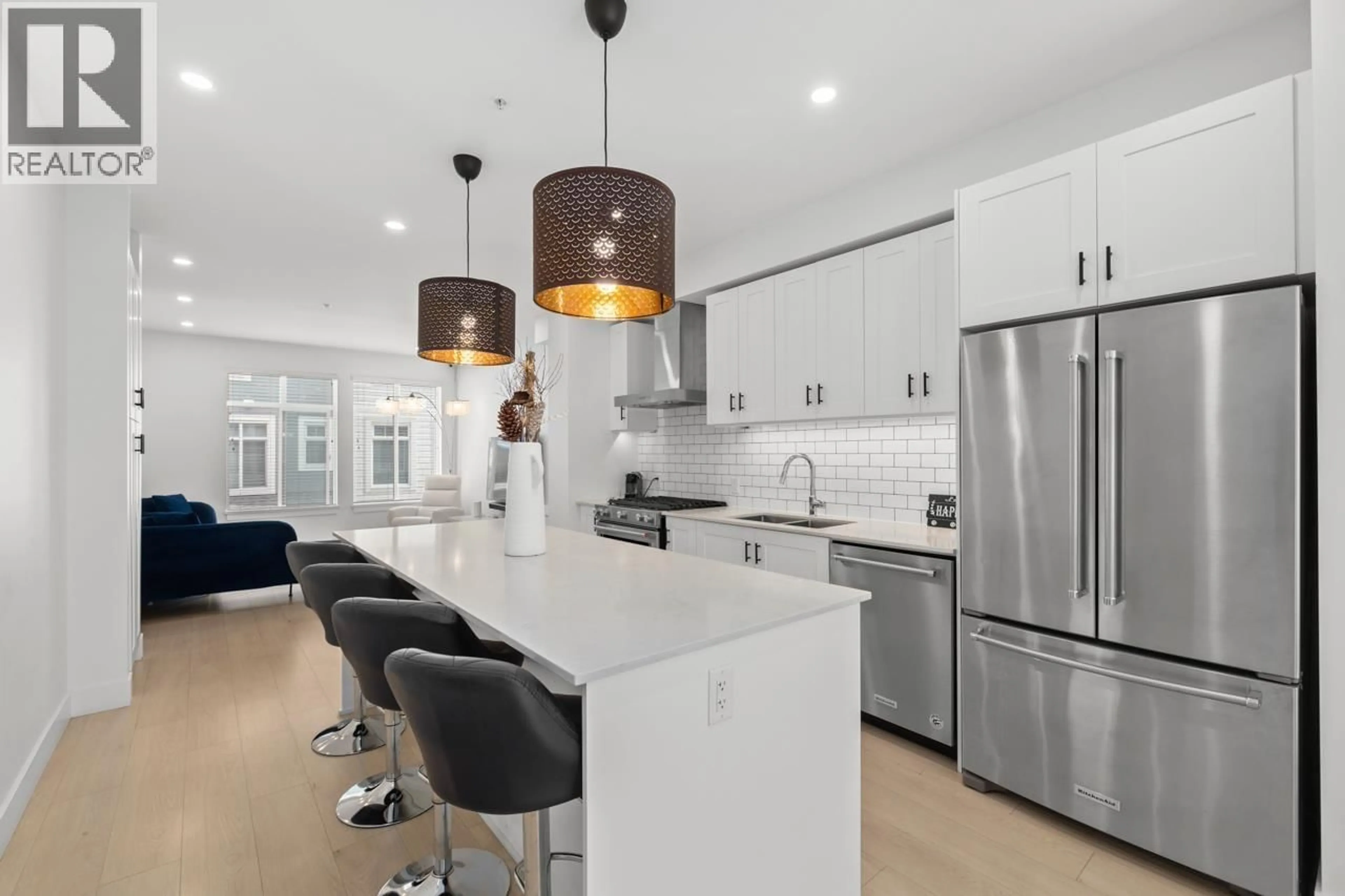 Open concept kitchen, ceramic/tile floor for 11 - 24021 110 AVENUE, Maple Ridge British Columbia V2W0J9