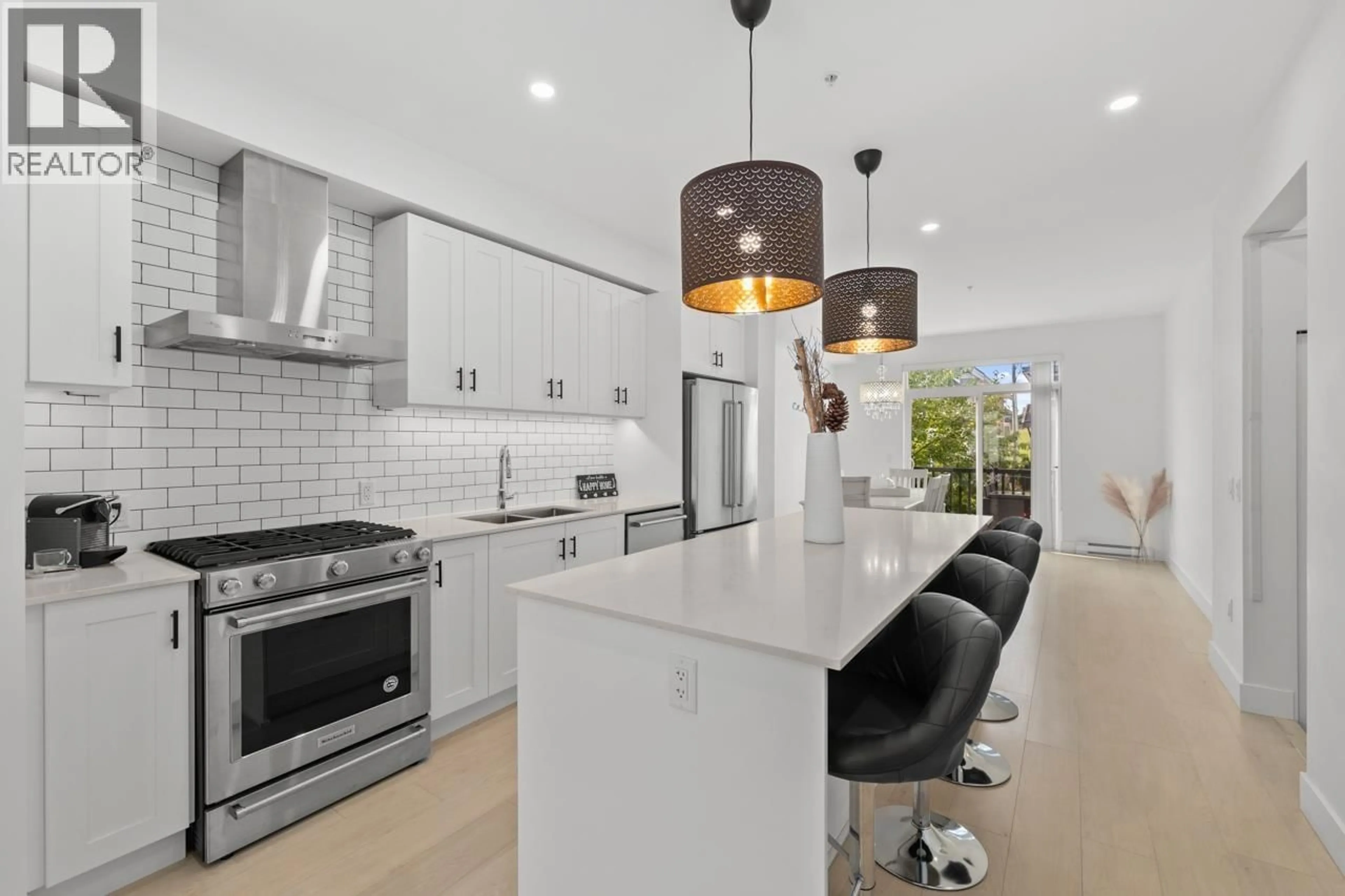 Contemporary kitchen, ceramic/tile floor for 11 - 24021 110 AVENUE, Maple Ridge British Columbia V2W0J9