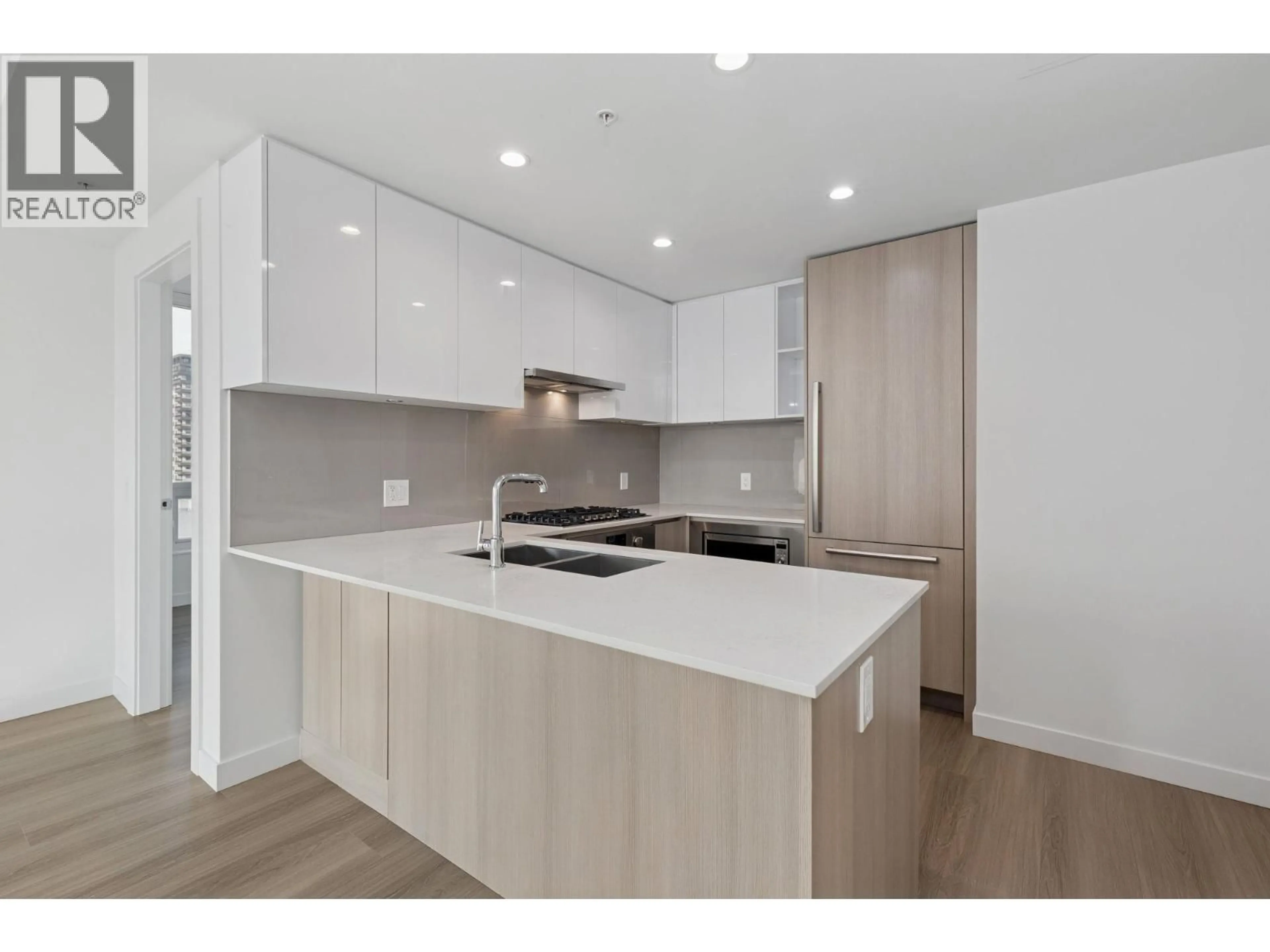 Open concept kitchen, wood/laminate floor for 710 - 618 CARNARVON STREET, New Westminster British Columbia V3M0N9
