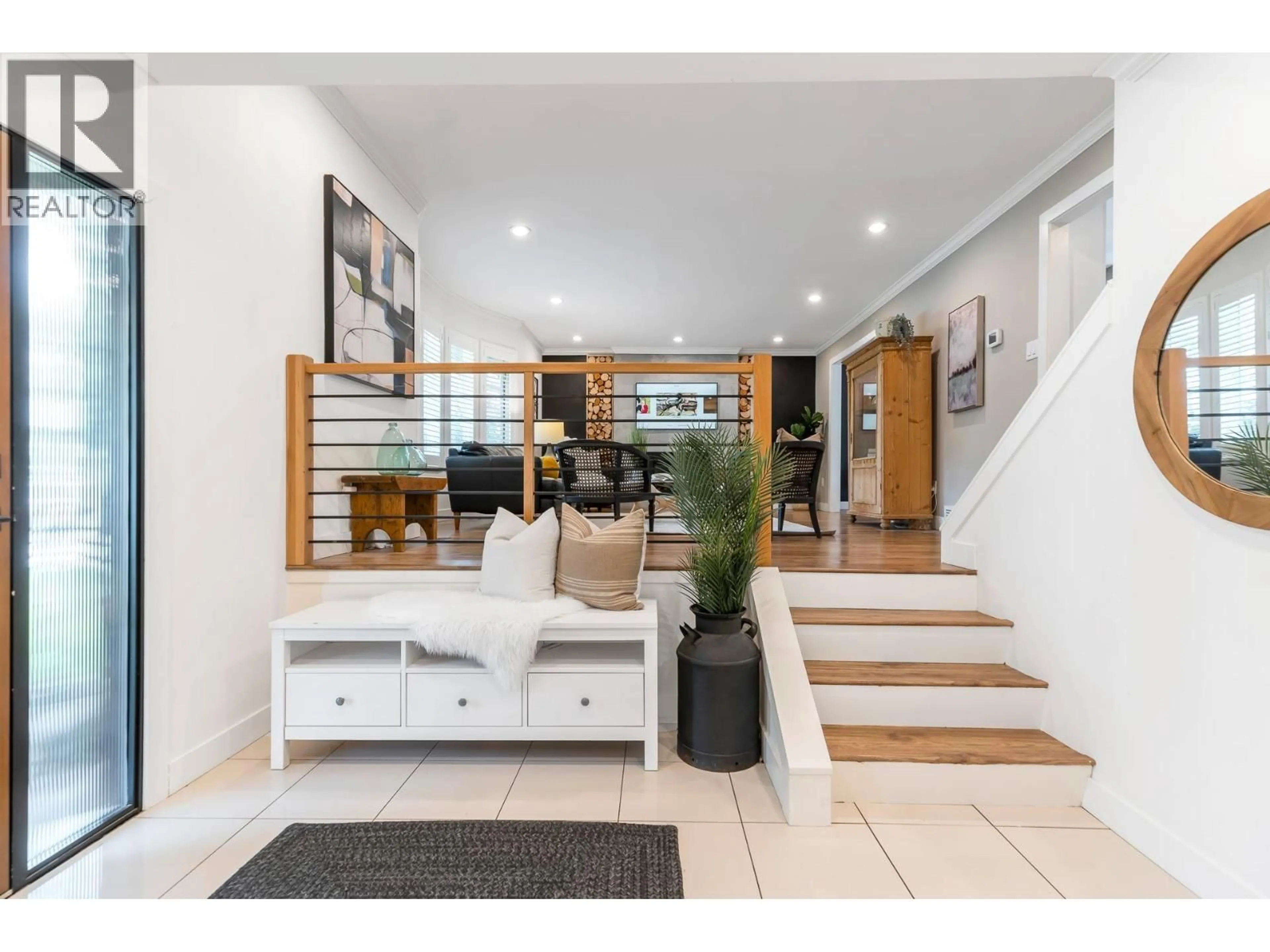 Indoor entryway for 19726 116A AVENUE, Pitt Meadows British Columbia V3Y1P4