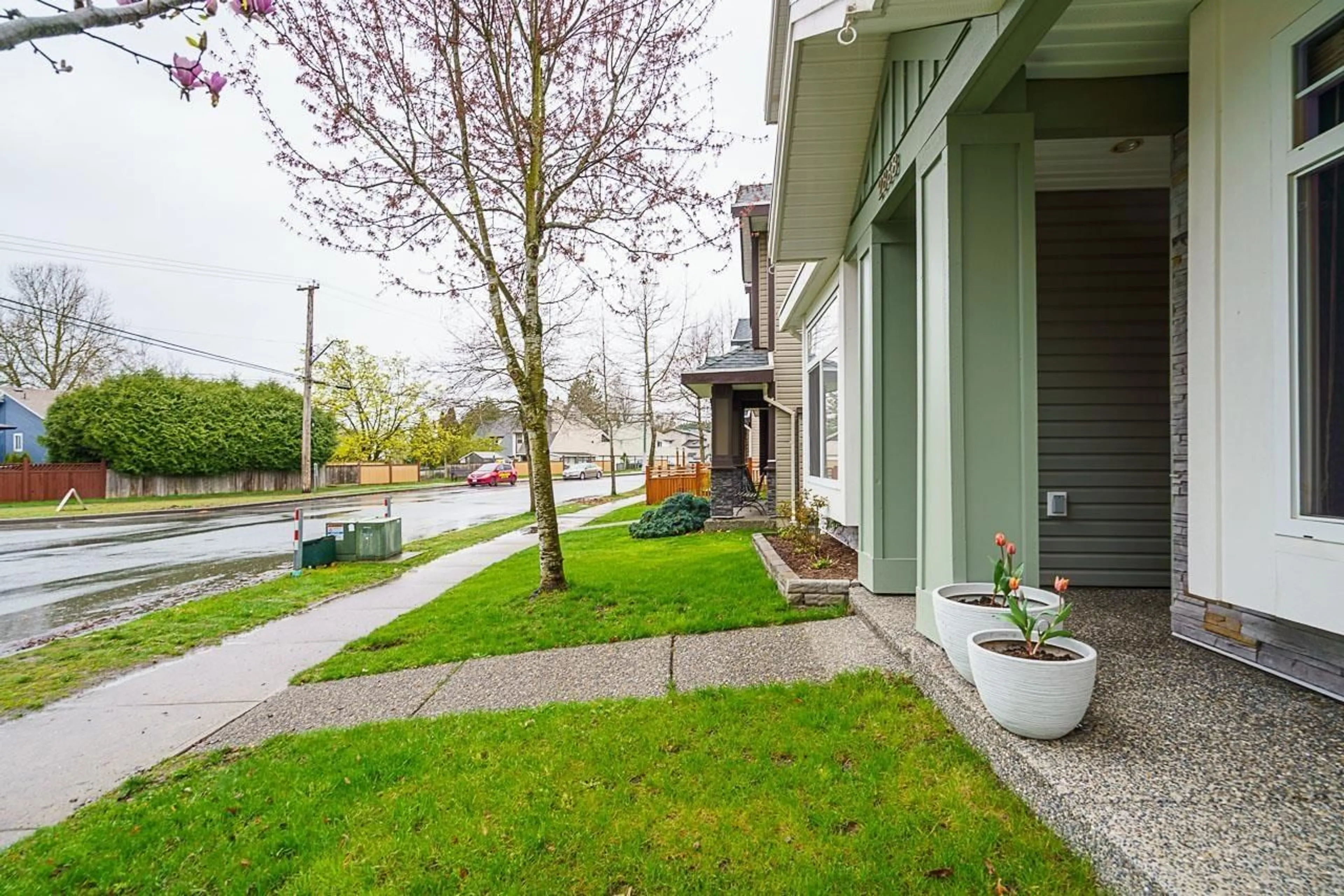 Patio, street for 2868 STATION, Abbotsford British Columbia V4X0A4
