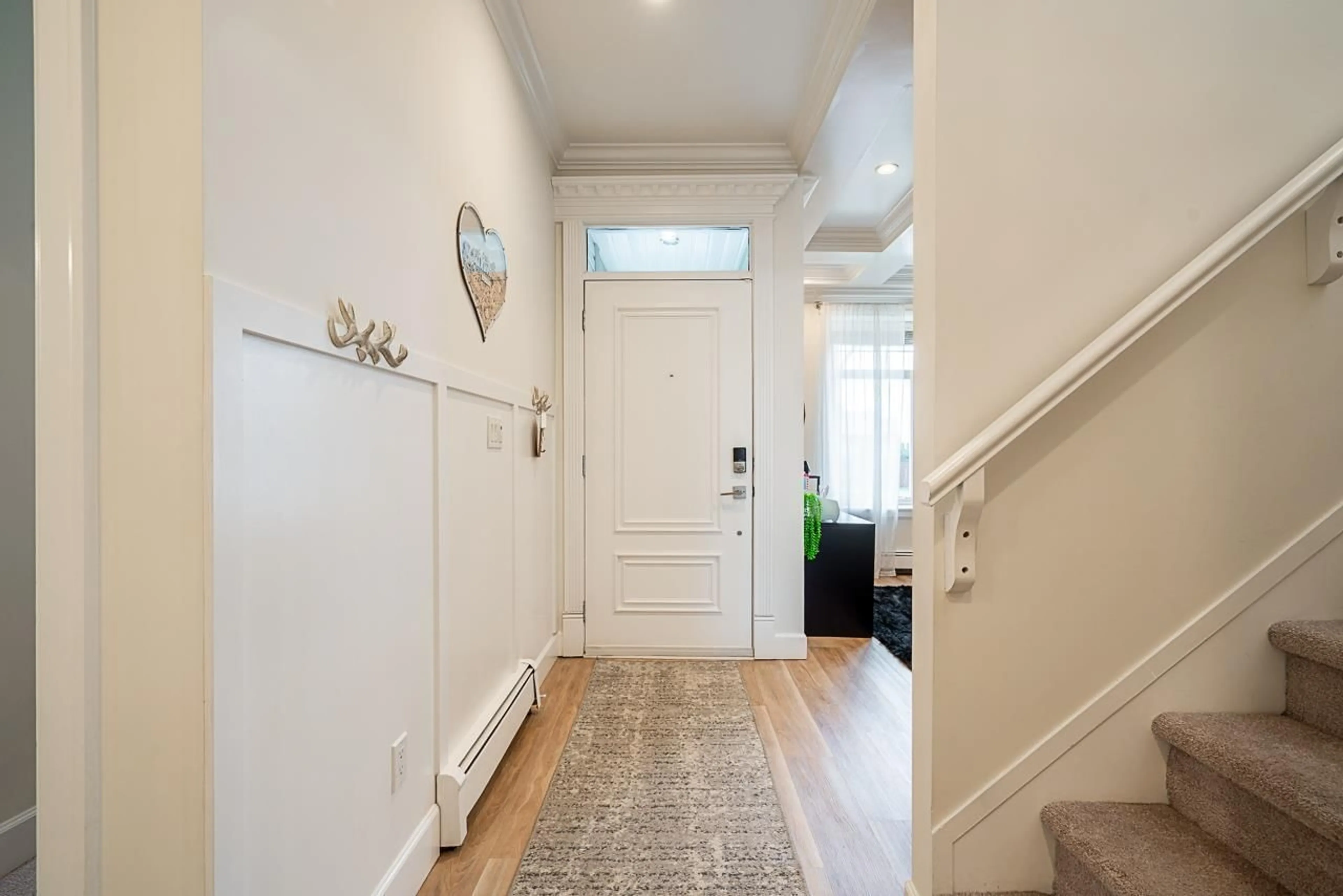 Indoor entryway for 2868 STATION, Abbotsford British Columbia V4X0A4