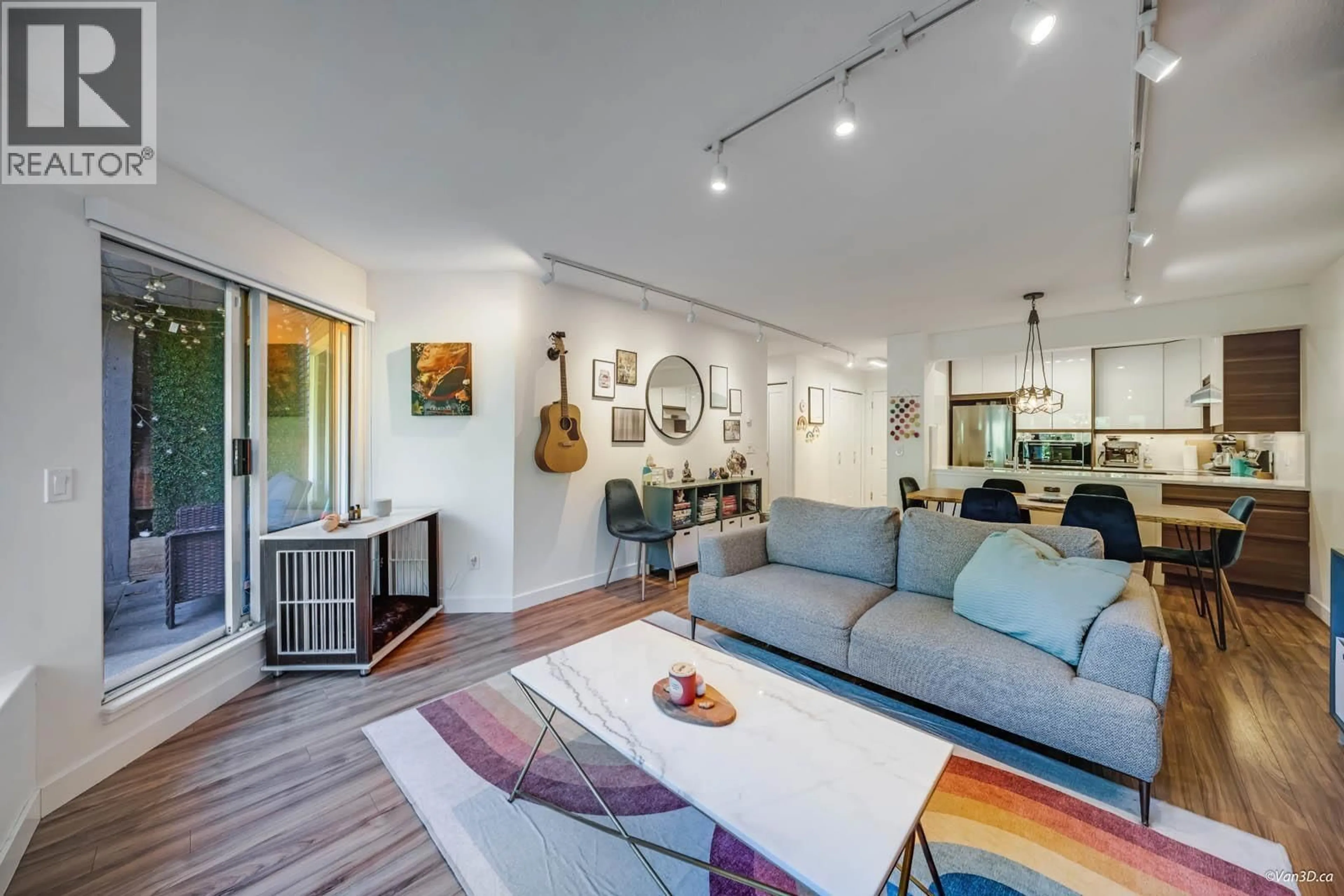 Living room with furniture, unknown for 116 - 3770 MANOR STREET, Burnaby British Columbia V5G4T5