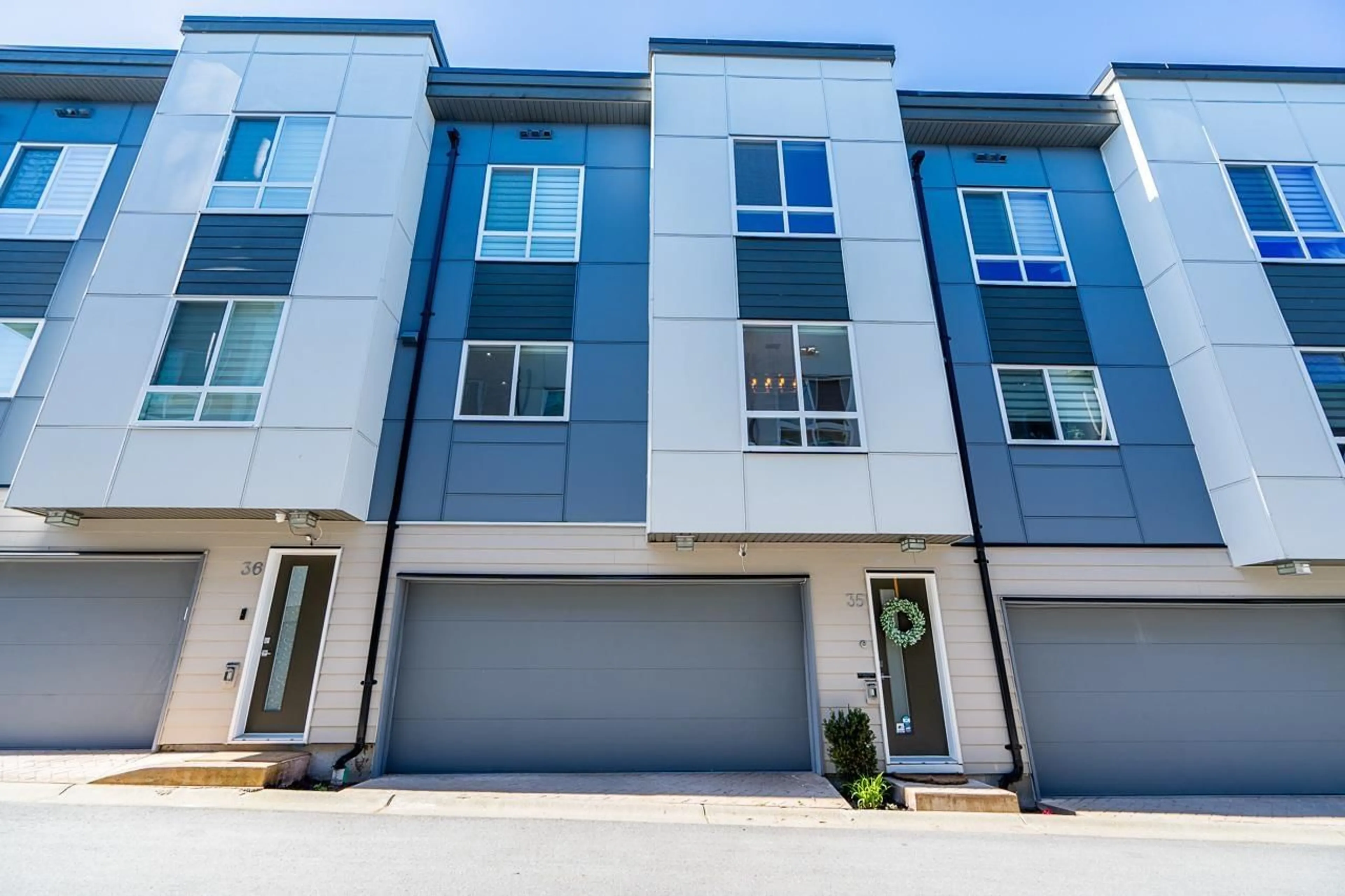 Home with vinyl exterior material, street for 35 - 1670 160, Surrey British Columbia V4A0C6