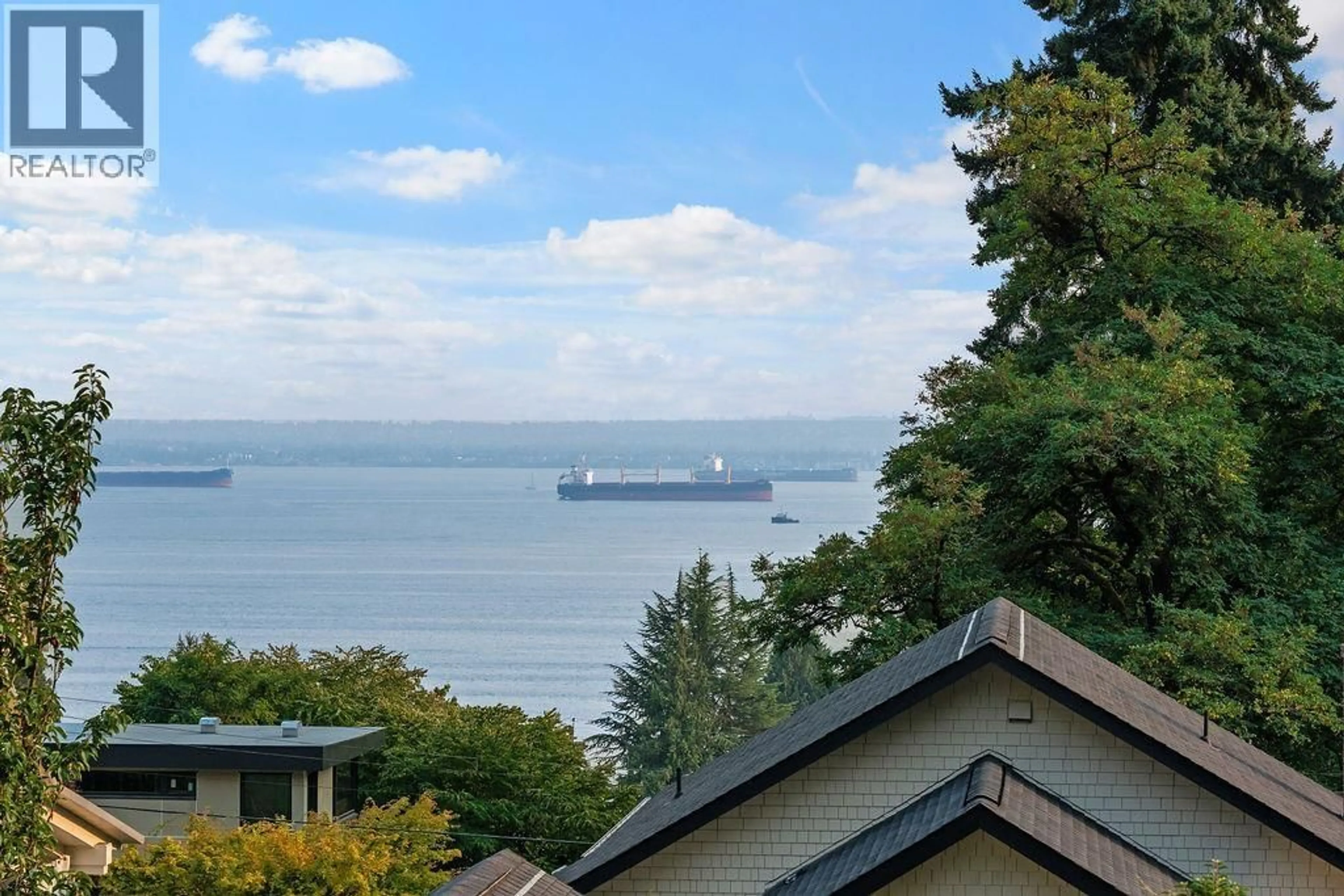 A pic from outside/outdoor area/front of a property/back of a property/a pic from drone, water/lake/river/ocean view for 2758 NELSON AVENUE, West Vancouver British Columbia V7V2R9