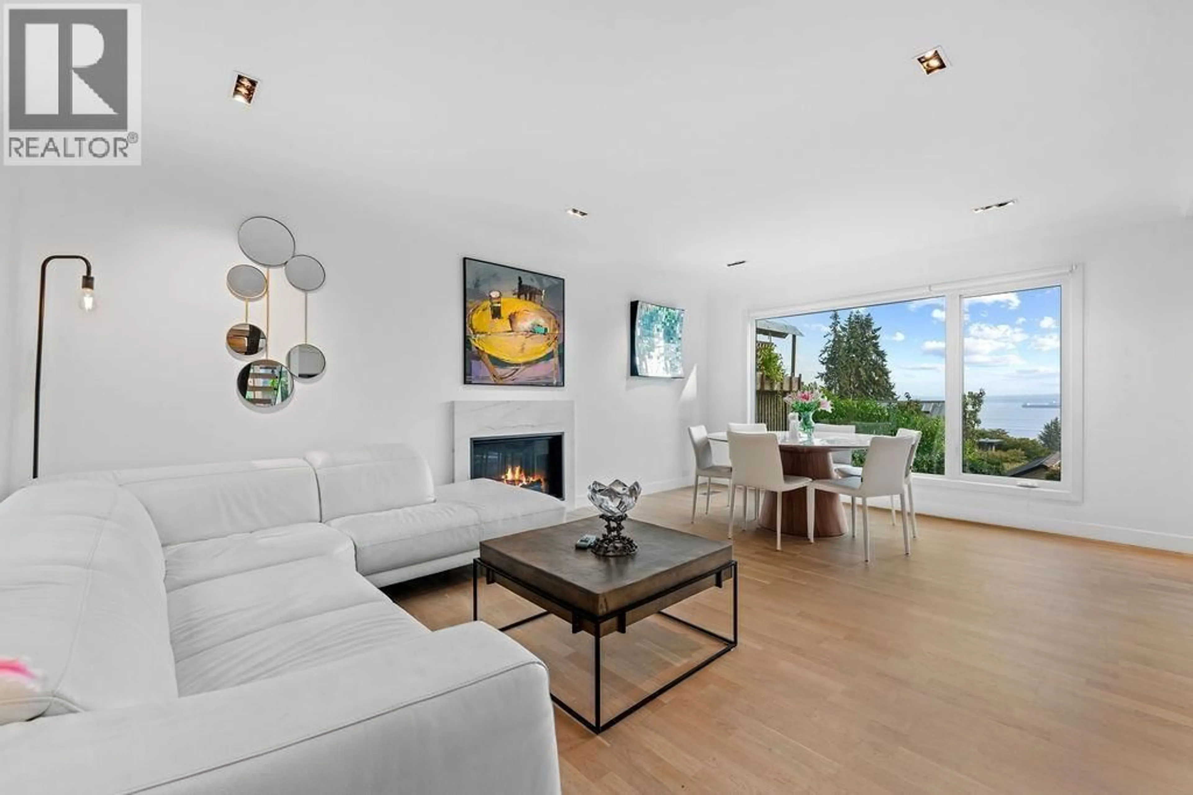 Living room with furniture, unknown for 2758 NELSON AVENUE, West Vancouver British Columbia V7V2R9