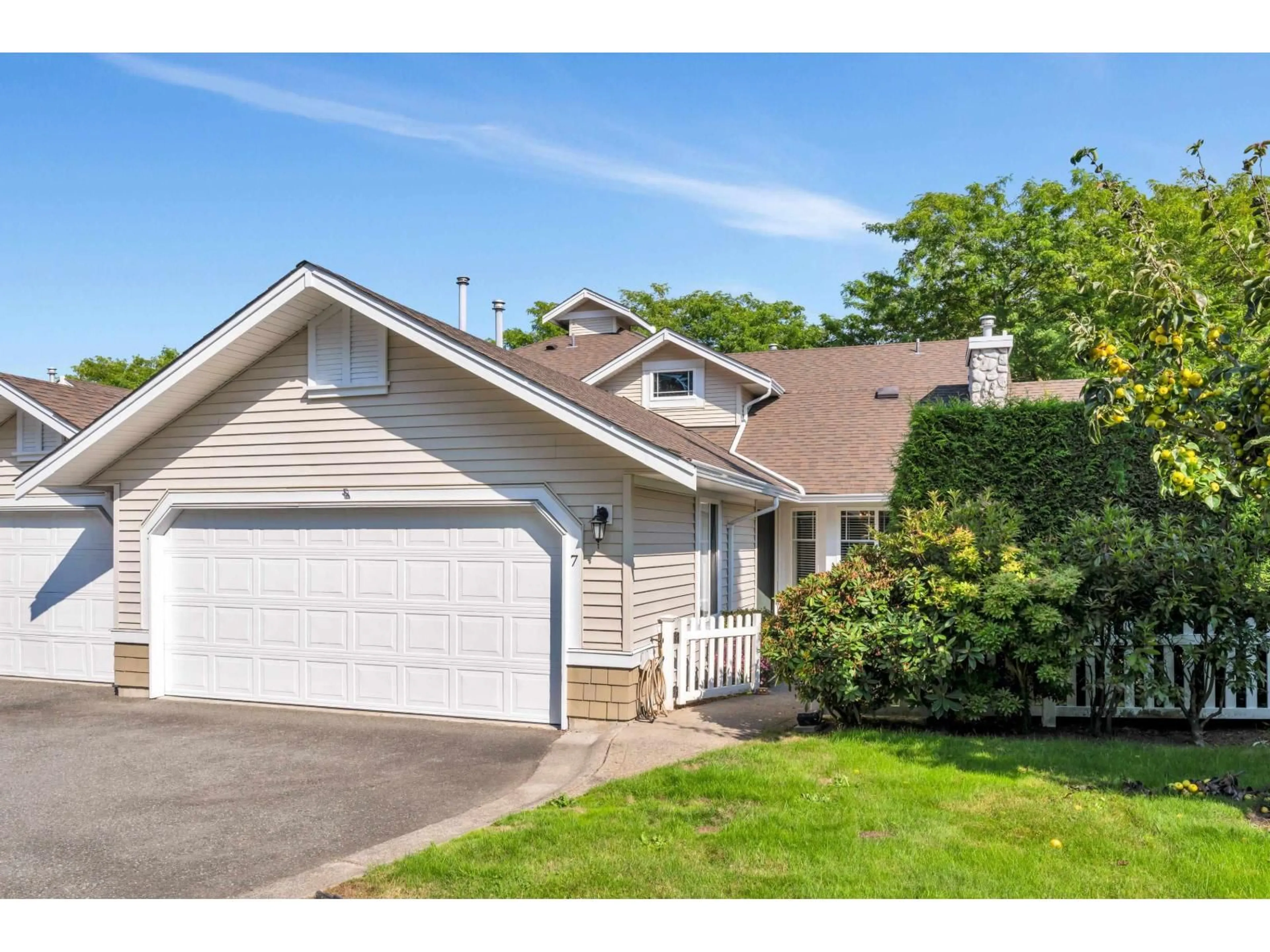 Home with vinyl exterior material, street for 7 - 6488 168, Surrey British Columbia V3S8Z1