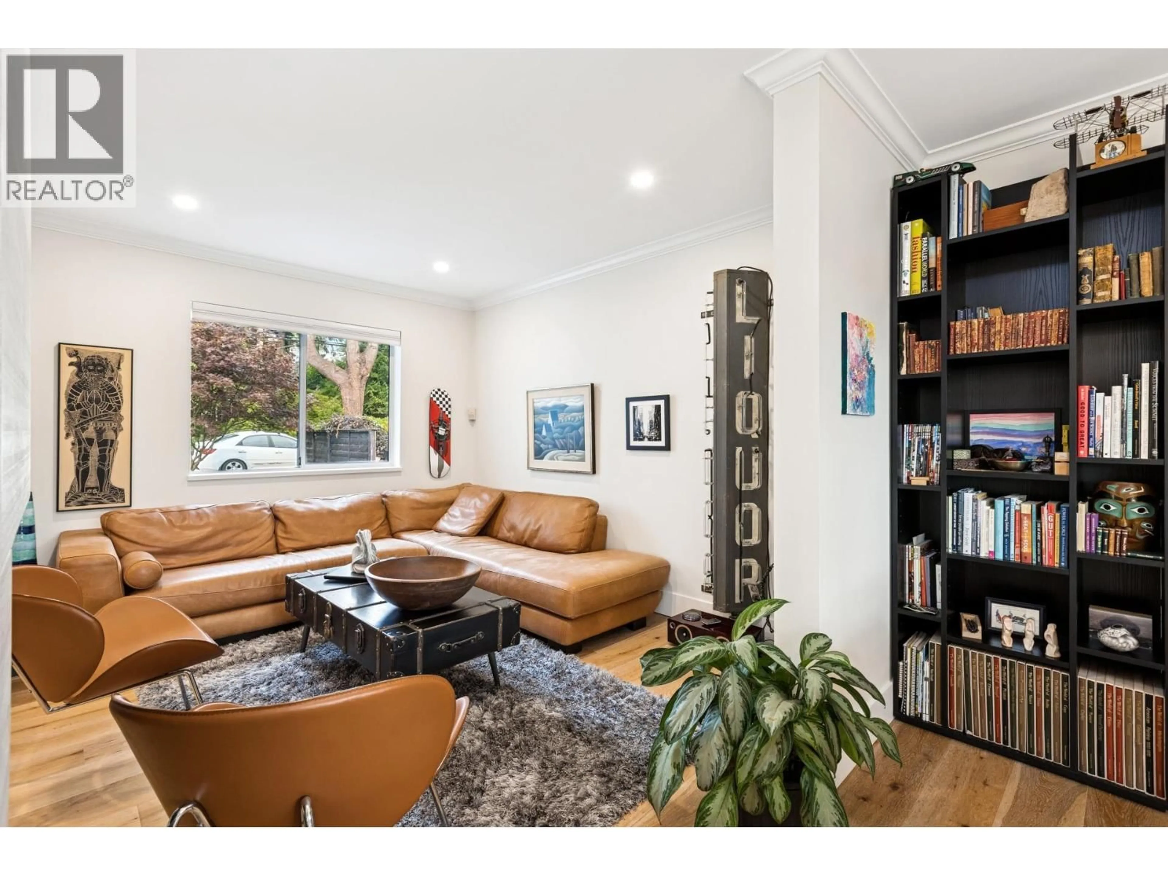 Living room with furniture, unknown for 239 22ND STREET, North Vancouver British Columbia V7M2A2