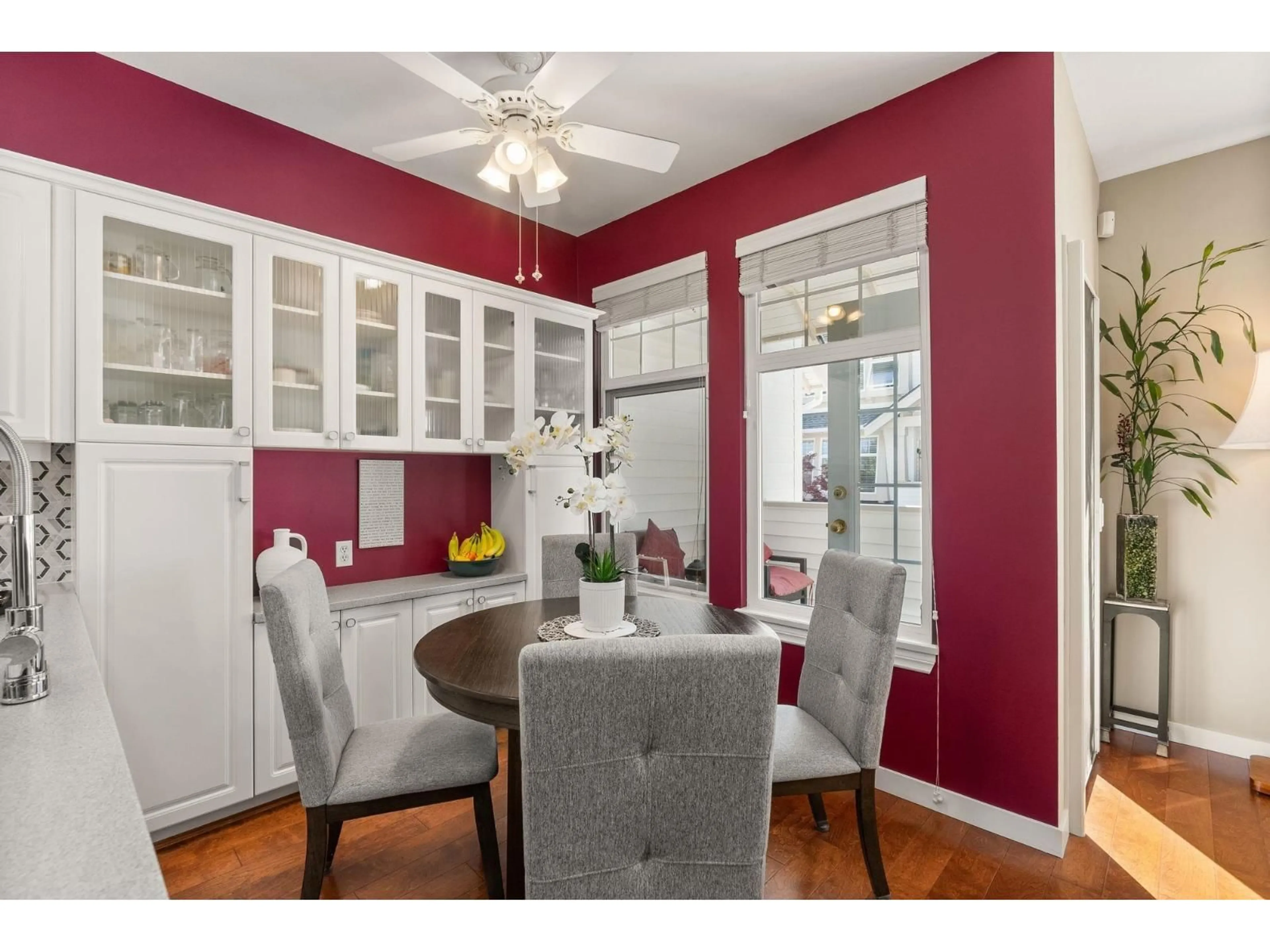Dining room, wood/laminate floor for 35 - 15037 58, Surrey British Columbia V3S8Z5