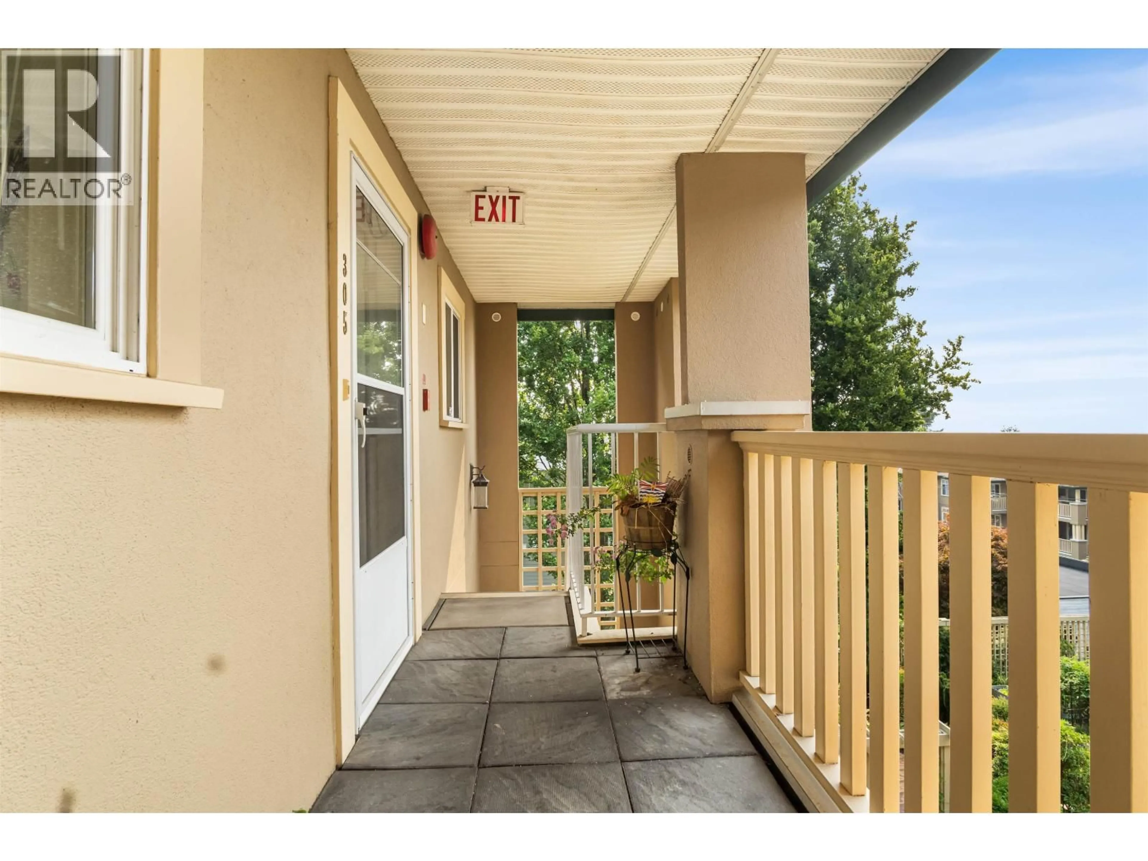Unknown for 305 - 257 KEITH ROAD, North Vancouver British Columbia V7L1V4