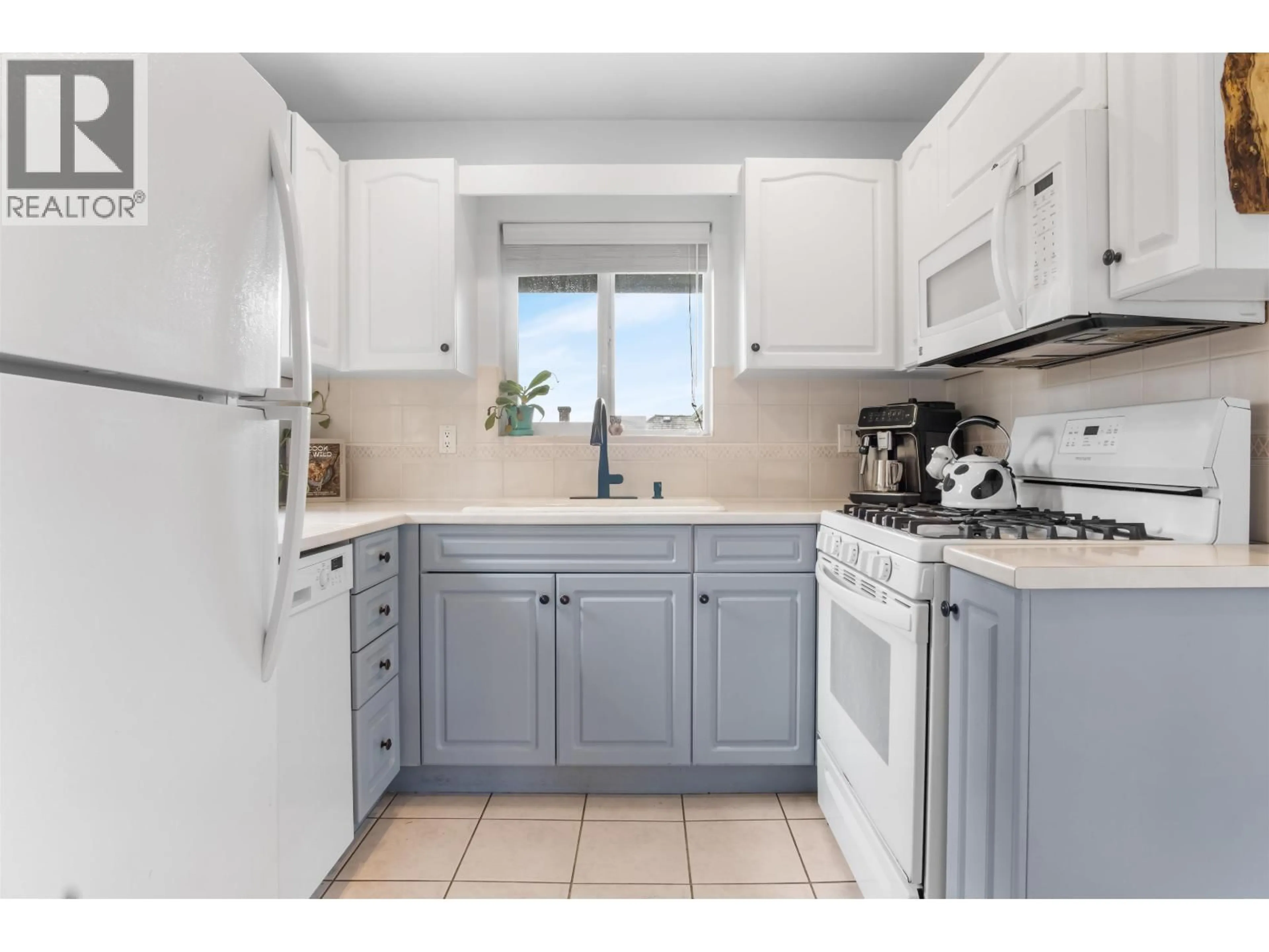Standard kitchen, ceramic/tile floor for 305 - 257 KEITH ROAD, North Vancouver British Columbia V7L1V4
