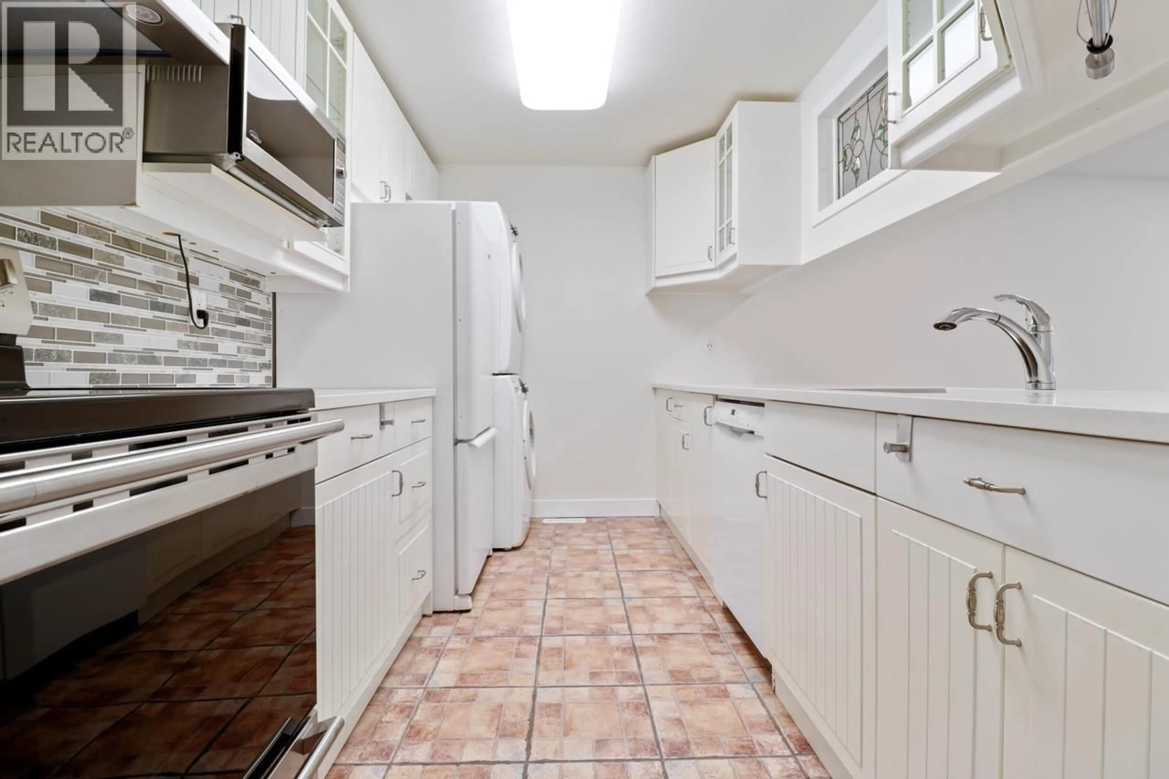 Standard kitchen, ceramic/tile floor for 3021 ARIES PLACE, Burnaby British Columbia V3J7E8