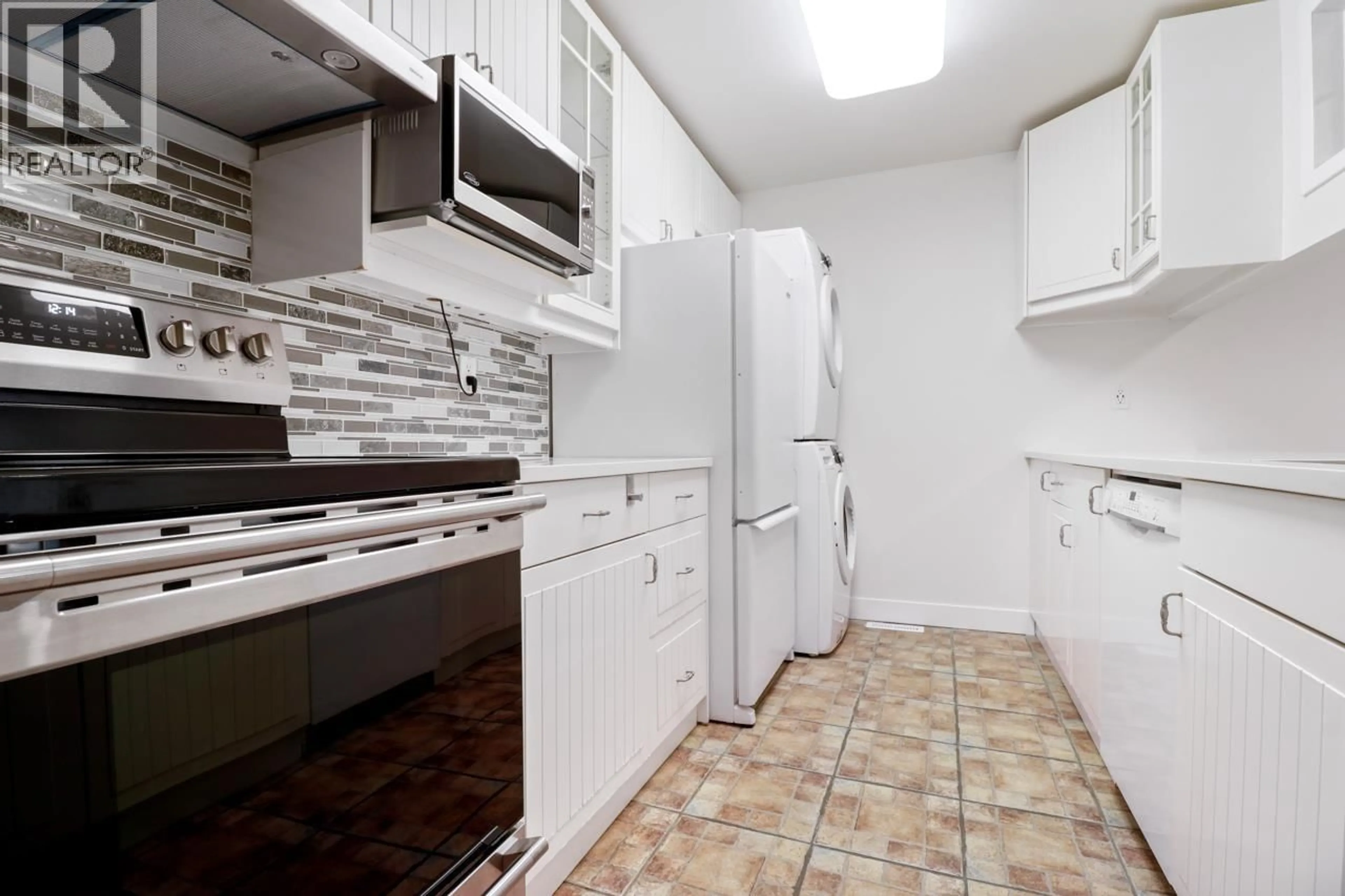 Standard kitchen, unknown for 3021 ARIES PLACE, Burnaby British Columbia V3J7E8
