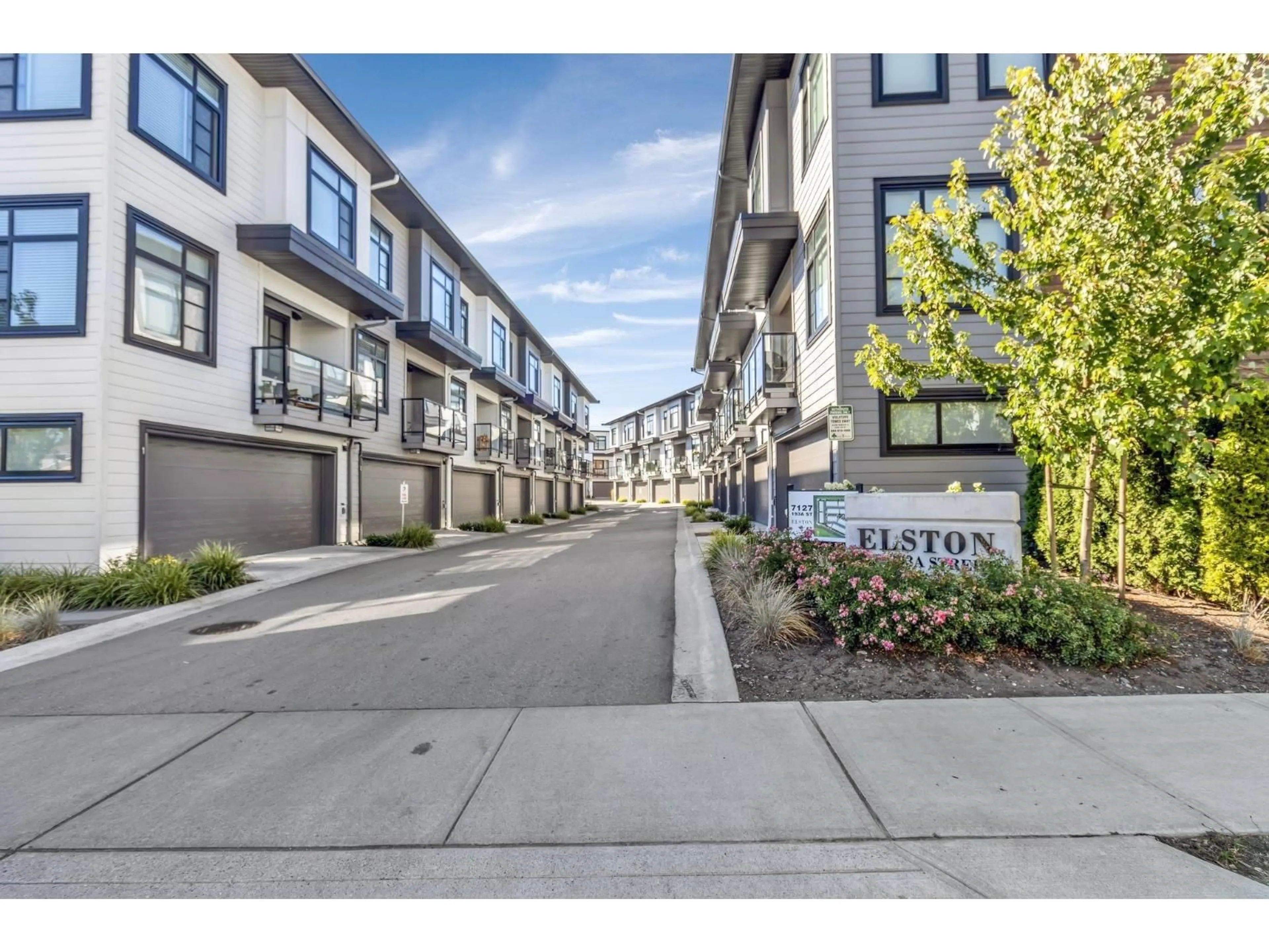 Patio, street for 21 - 7127 193A, Surrey British Columbia V4N6V9