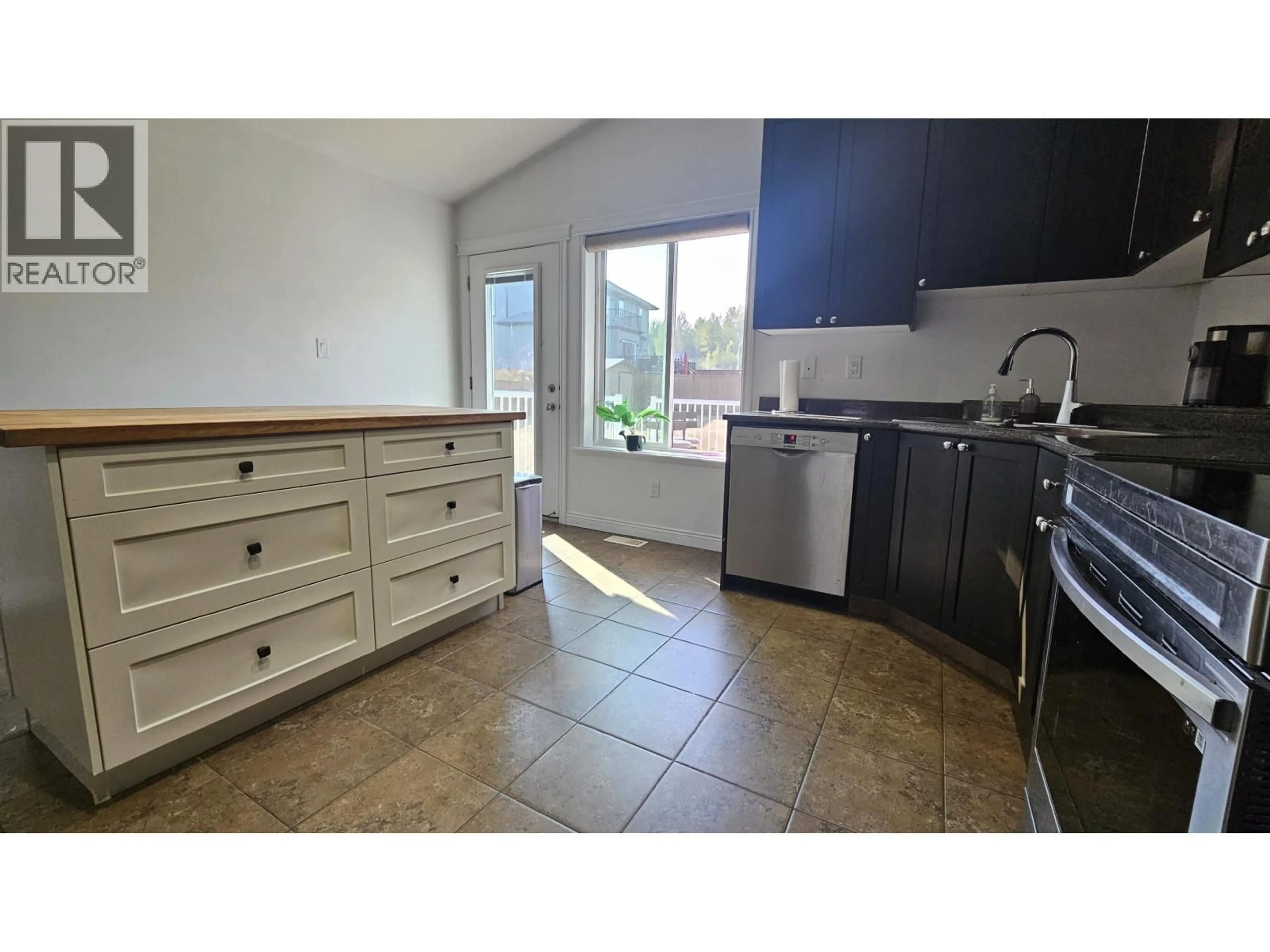 Standard kitchen, unknown for 7683 EASTVIEW STREET, Prince George British Columbia V2N6X9