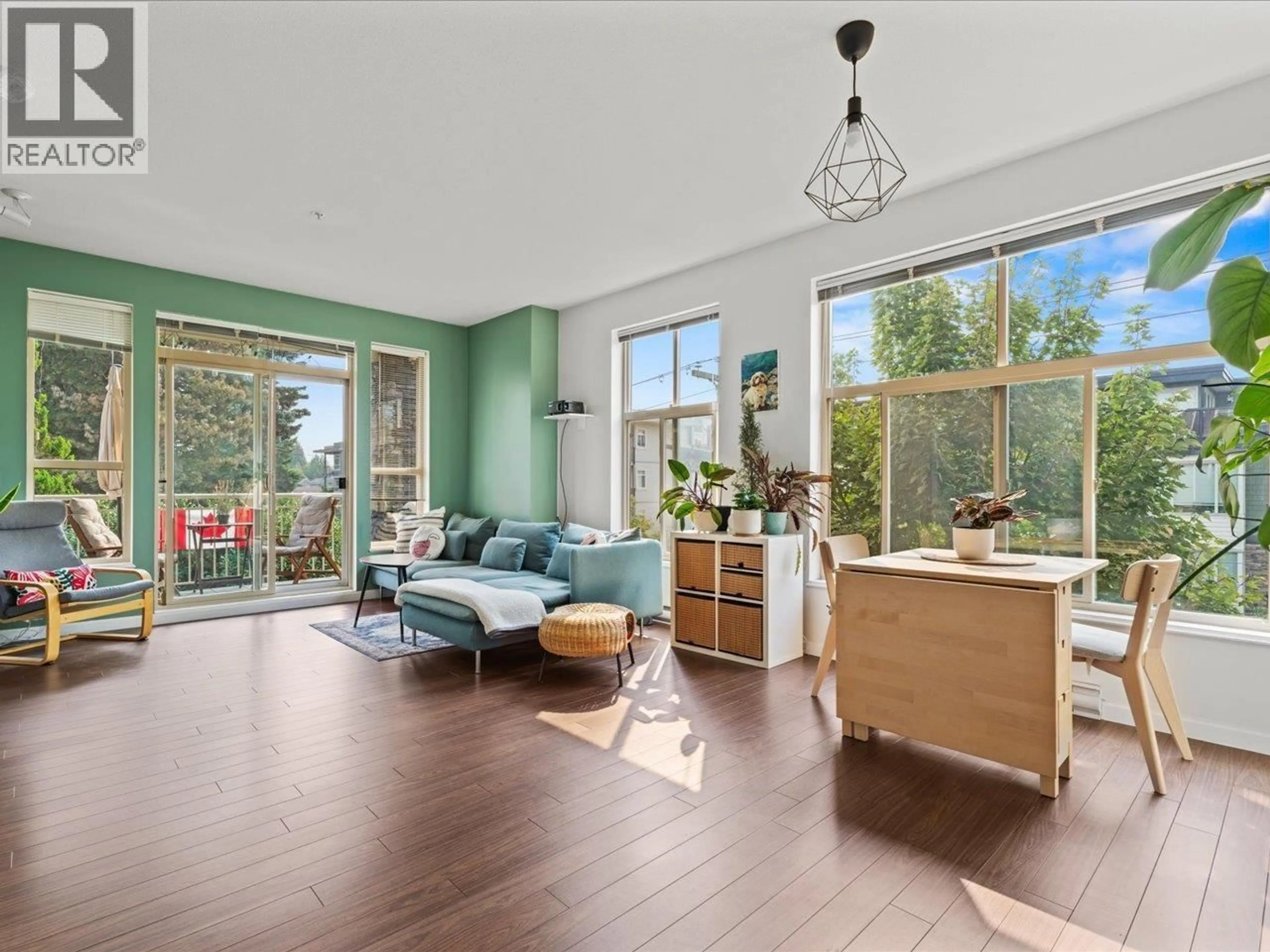 Living room with furniture, unknown for 317 - 2477 KELLY AVENUE, Port Coquitlam British Columbia V3C0B3
