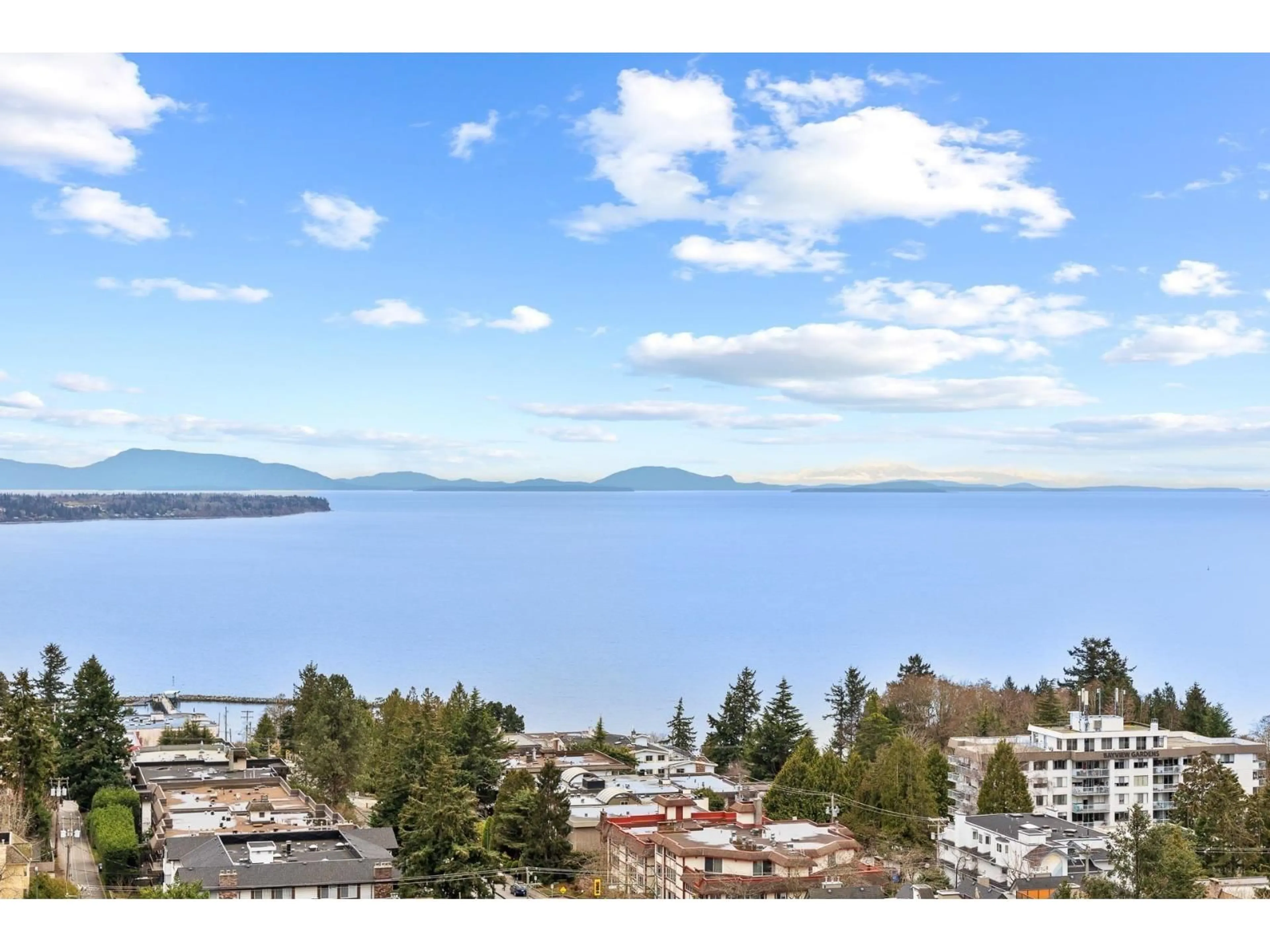 A pic from outside/outdoor area/front of a property/back of a property/a pic from drone, water/lake/river/ocean view for 1305 - 1501 FOSTER, White Rock British Columbia V4B0C3