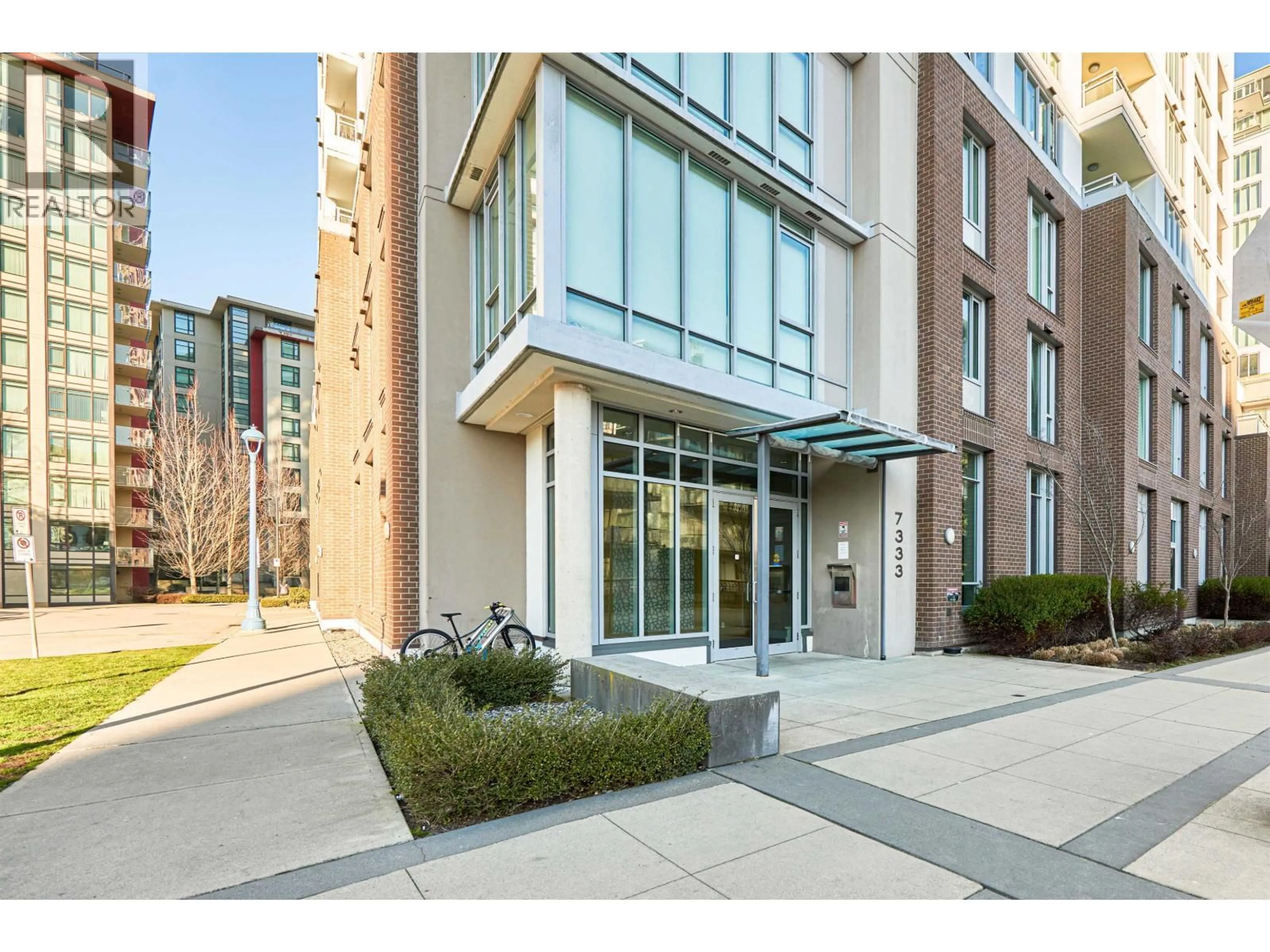 Indoor foyer for 1503 - 7333 MURDOCH AVENUE, Richmond British Columbia V6Y0J8