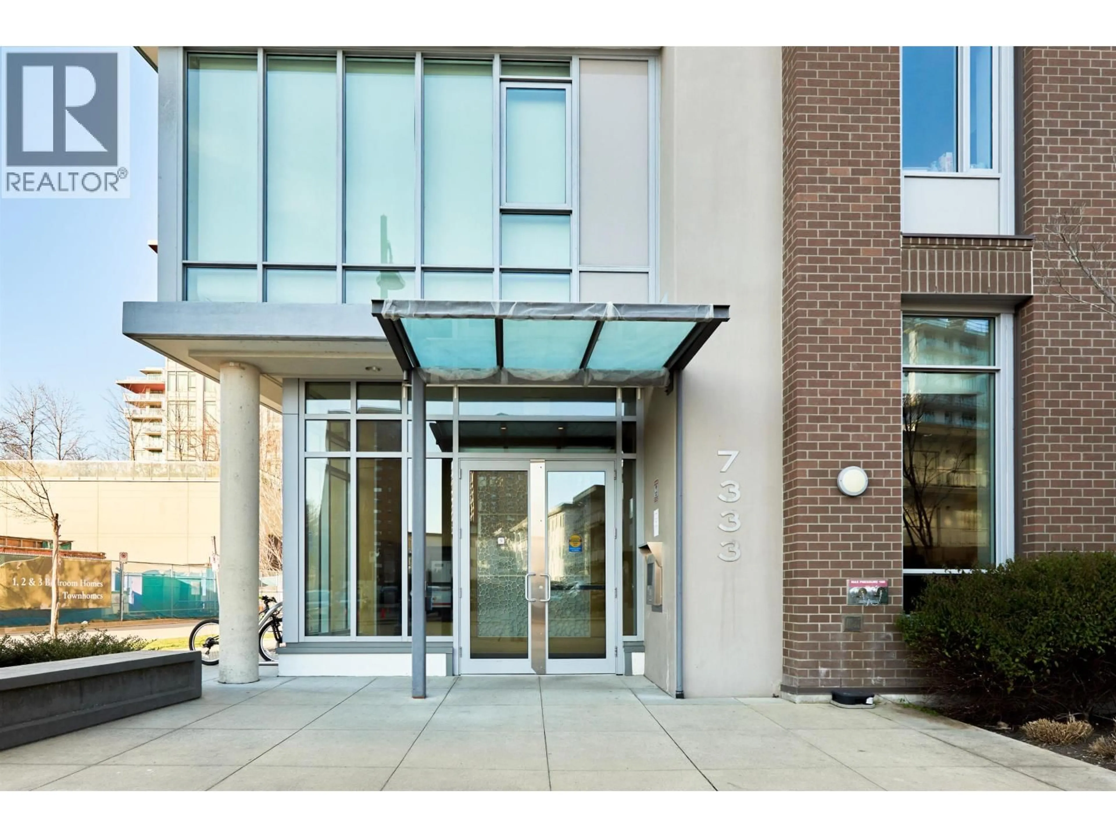 Indoor foyer for 1503 - 7333 MURDOCH AVENUE, Richmond British Columbia V6Y0J8