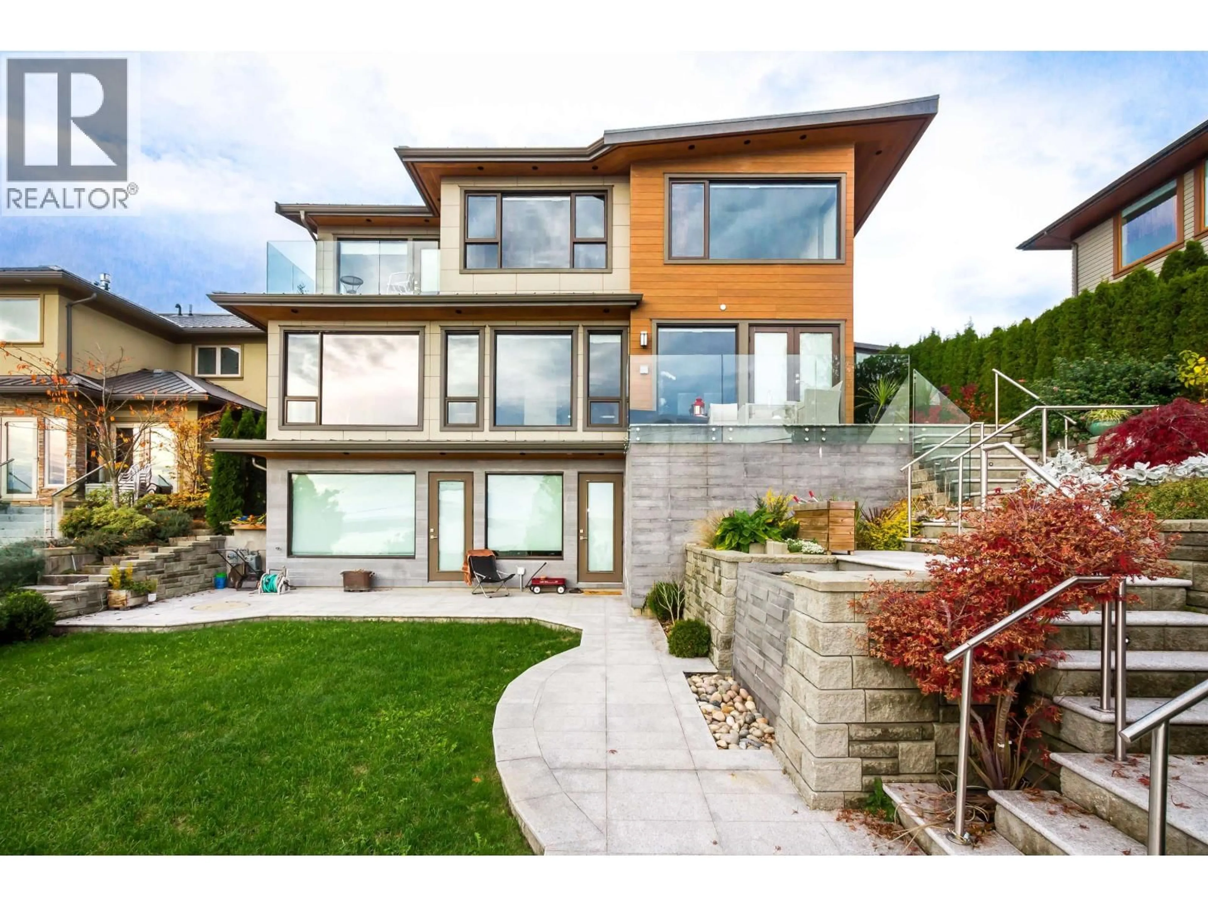 Home with brick exterior material, unknown for 2301 OTTAWA AVENUE, West Vancouver British Columbia V7V2S8