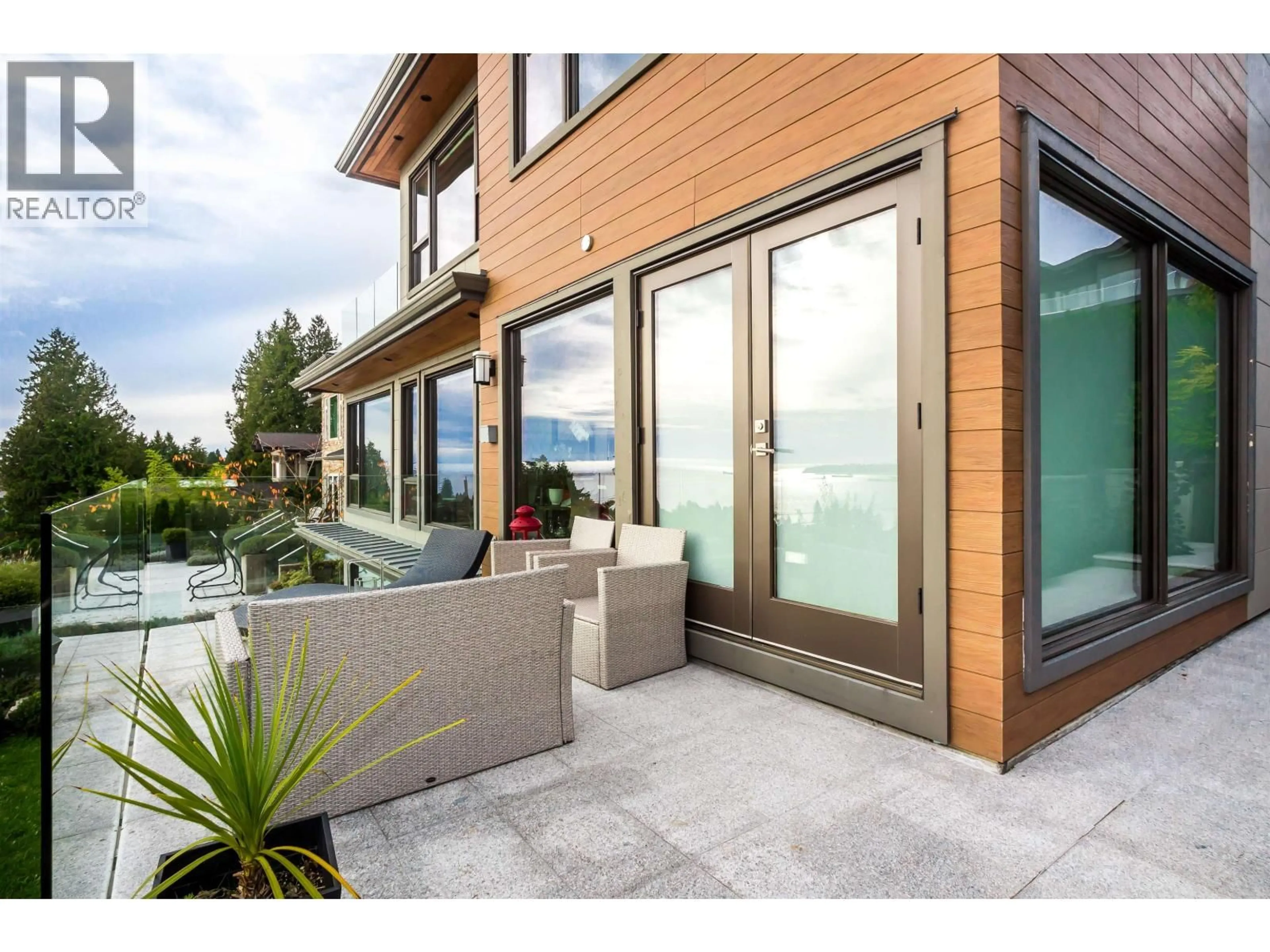 Unknown for 2301 OTTAWA AVENUE, West Vancouver British Columbia V7V2S8