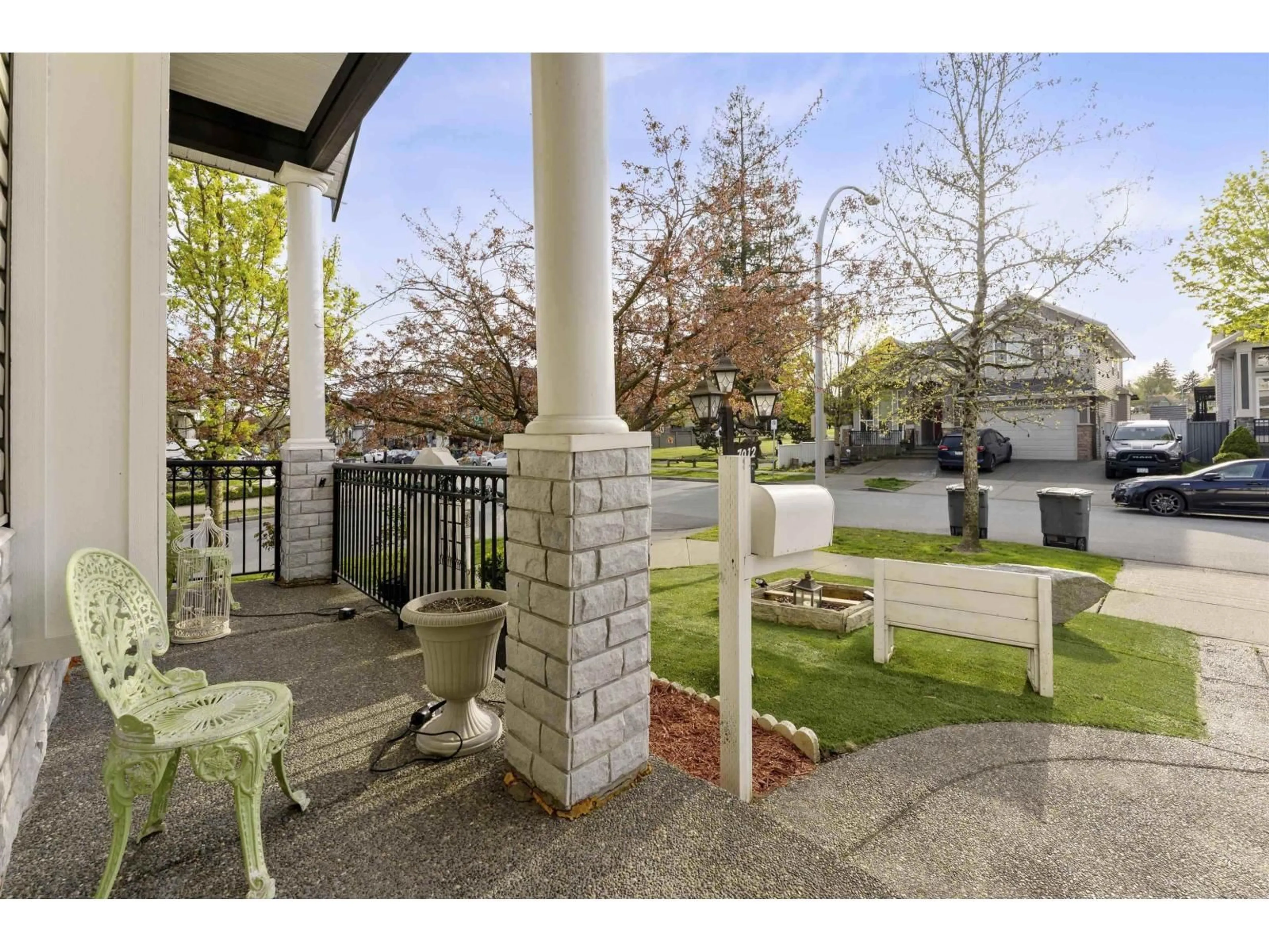 Patio, street for 7012 149TH, Surrey British Columbia V3S1K1