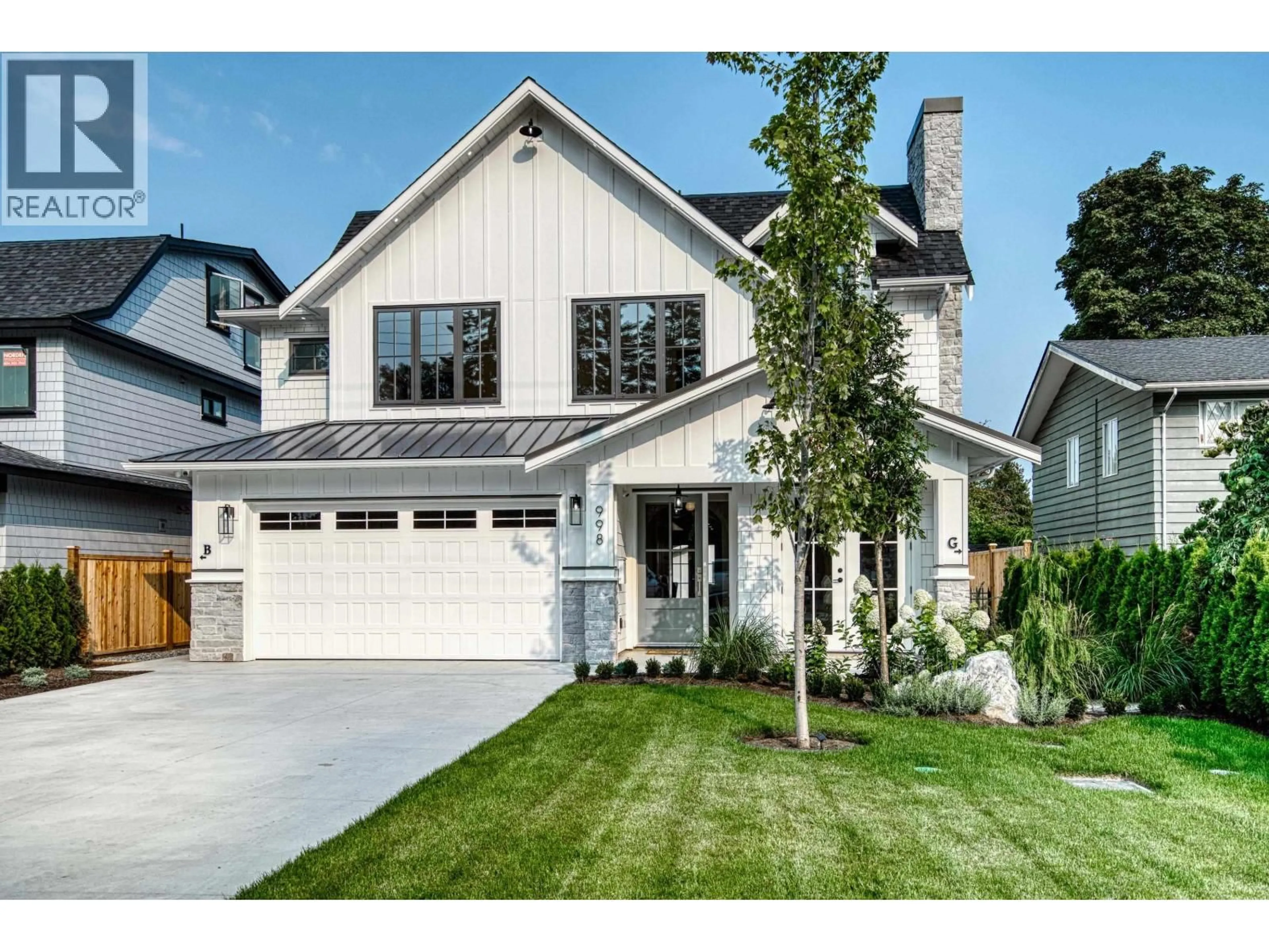 Home with vinyl exterior material, street for 998 50B STREET, Tsawwassen British Columbia V4M2V9