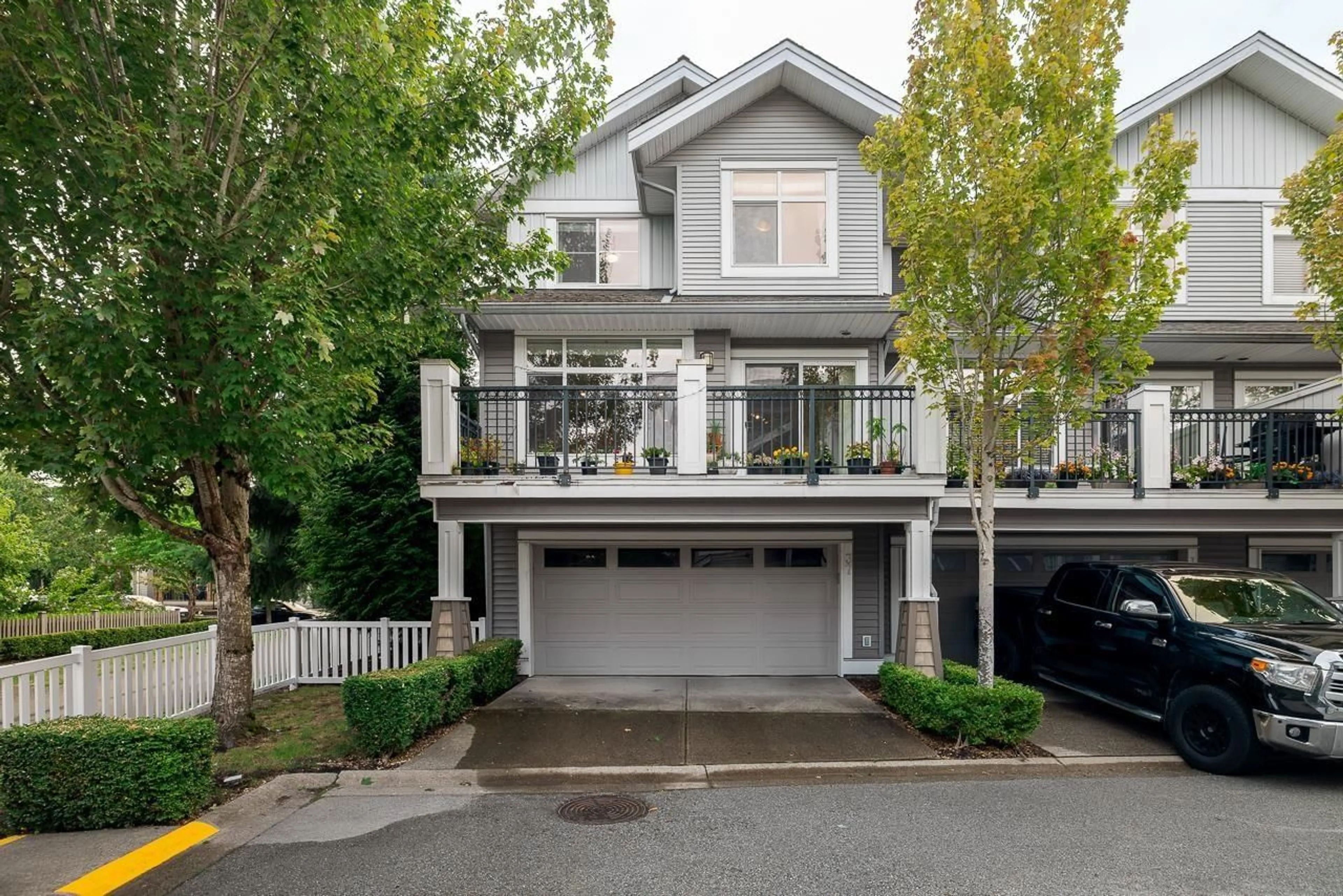 Home with vinyl exterior material, street for 37 - 19330 69, Surrey British Columbia V4N0Z2