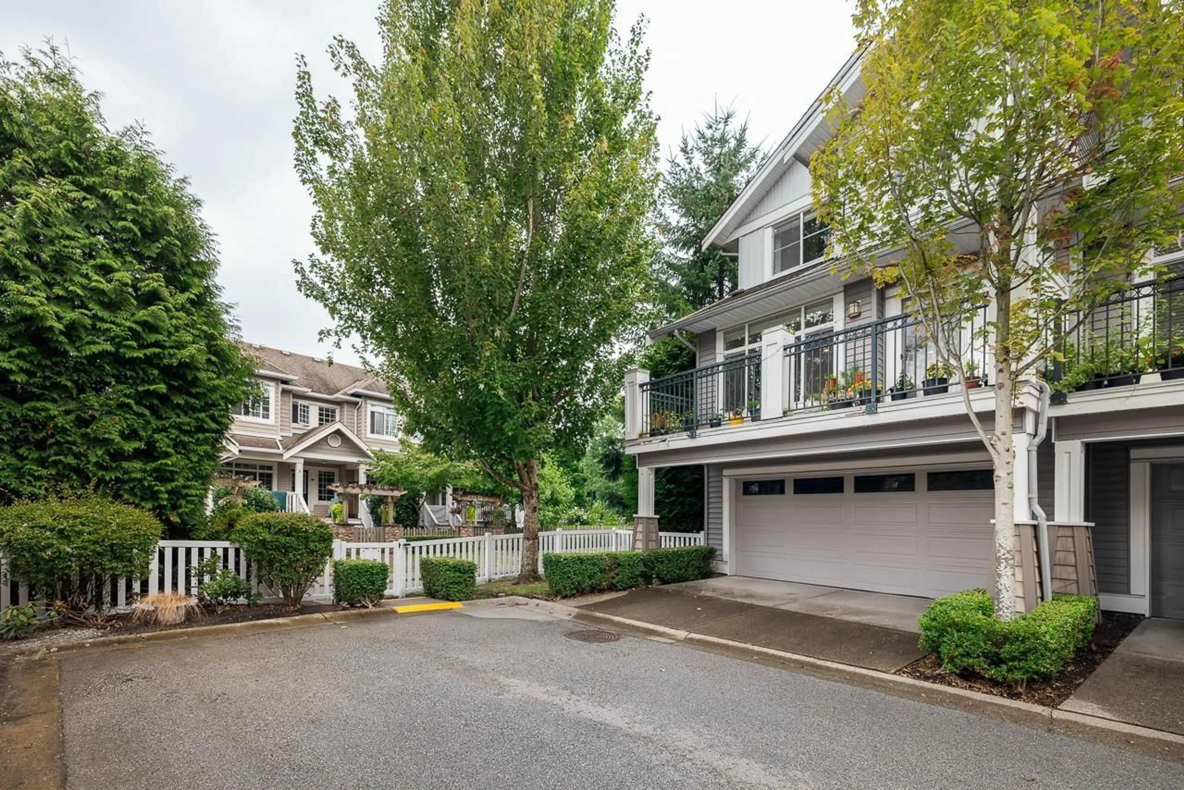Patio, street for 37 - 19330 69, Surrey British Columbia V4N0Z2