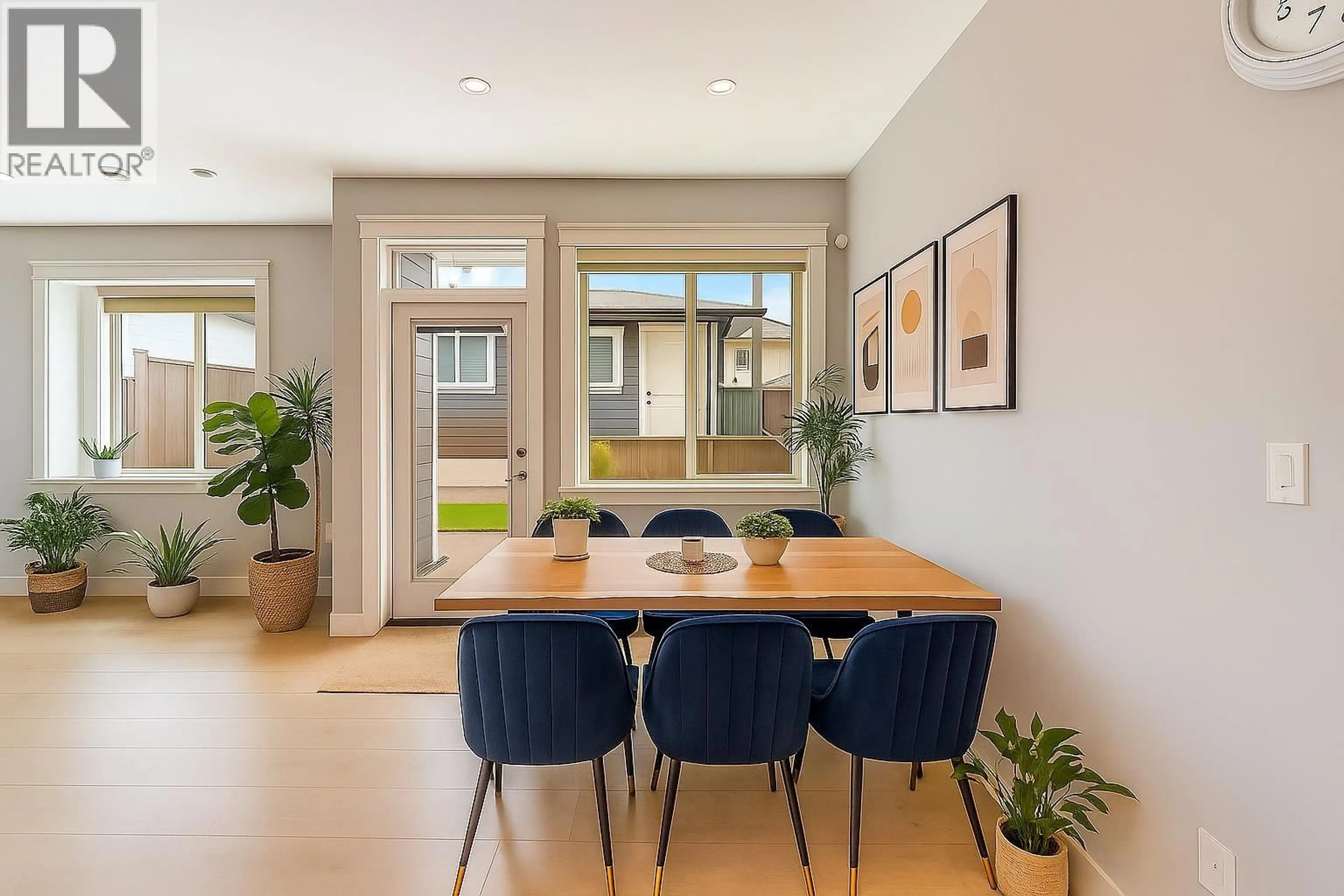 Dining room, wood/laminate floor for 5078 NORFOLK STREET, Burnaby British Columbia V5G1G1