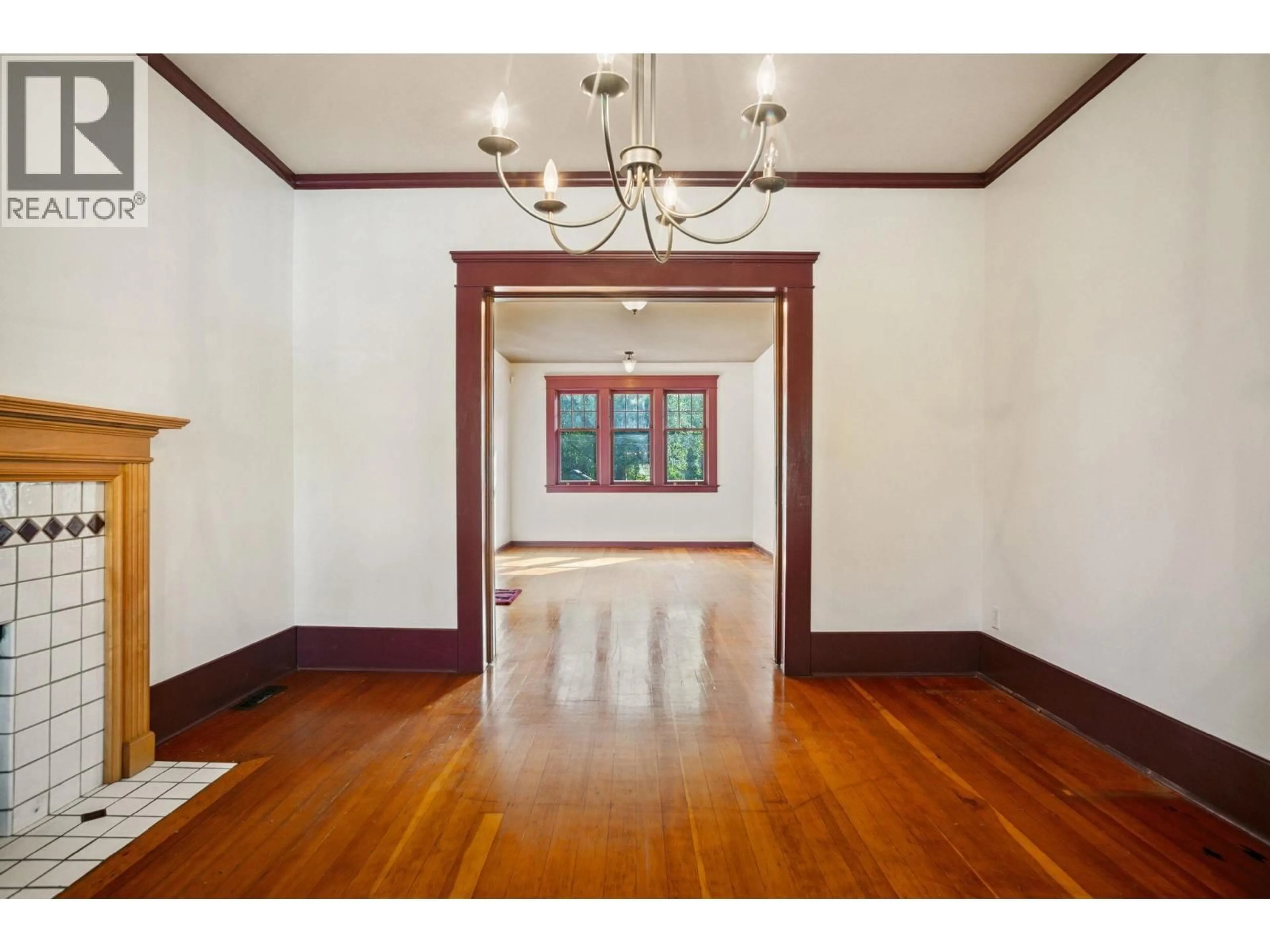 Indoor foyer for 1842 MACDONALD STREET, Vancouver British Columbia V6K3X9