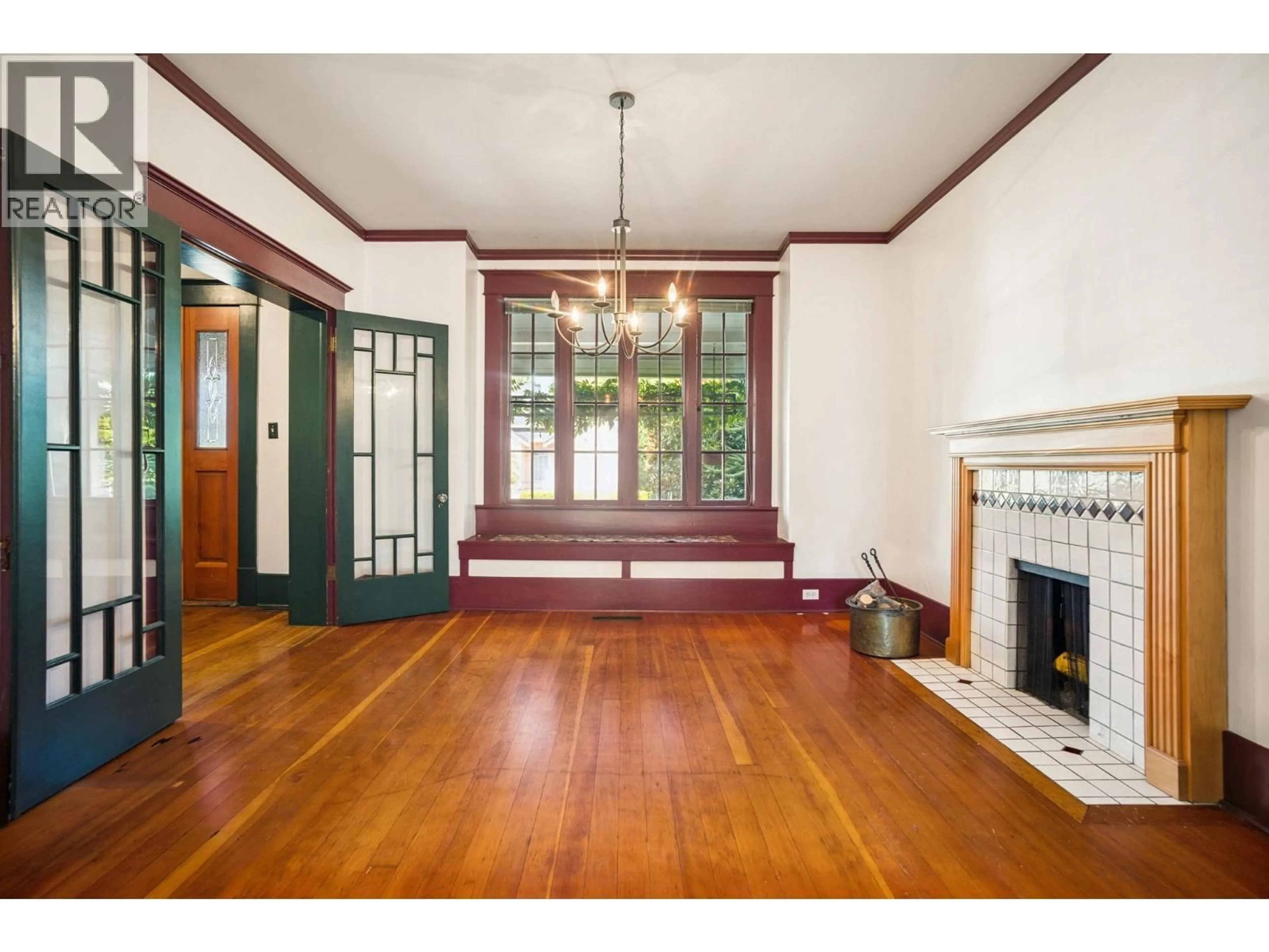 Indoor foyer for 1842 MACDONALD STREET, Vancouver British Columbia V6K3X9