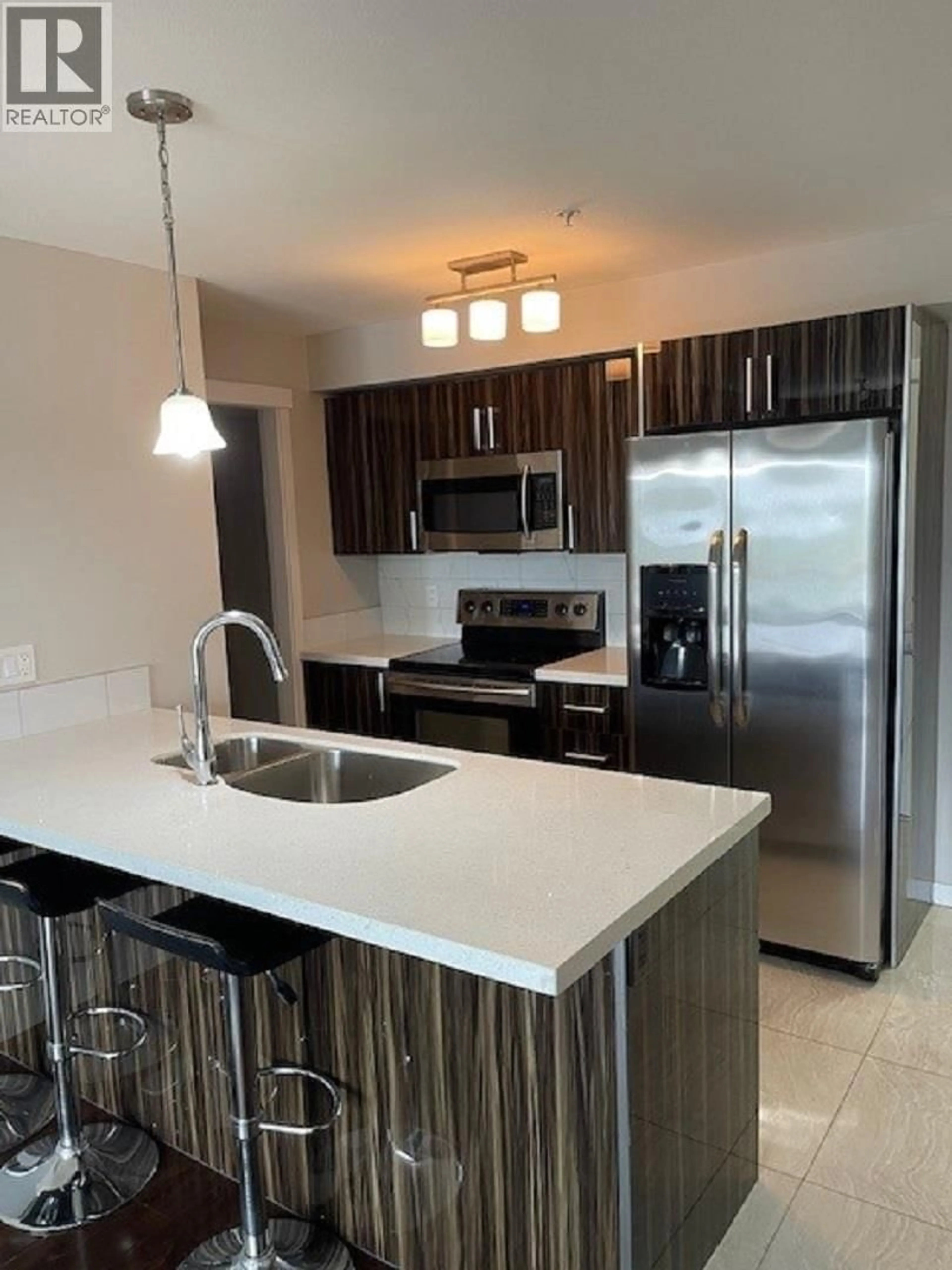 Unknown for 205 - 22318 LOUGHEED HIGHWAY, Maple Ridge British Columbia V2X2T4