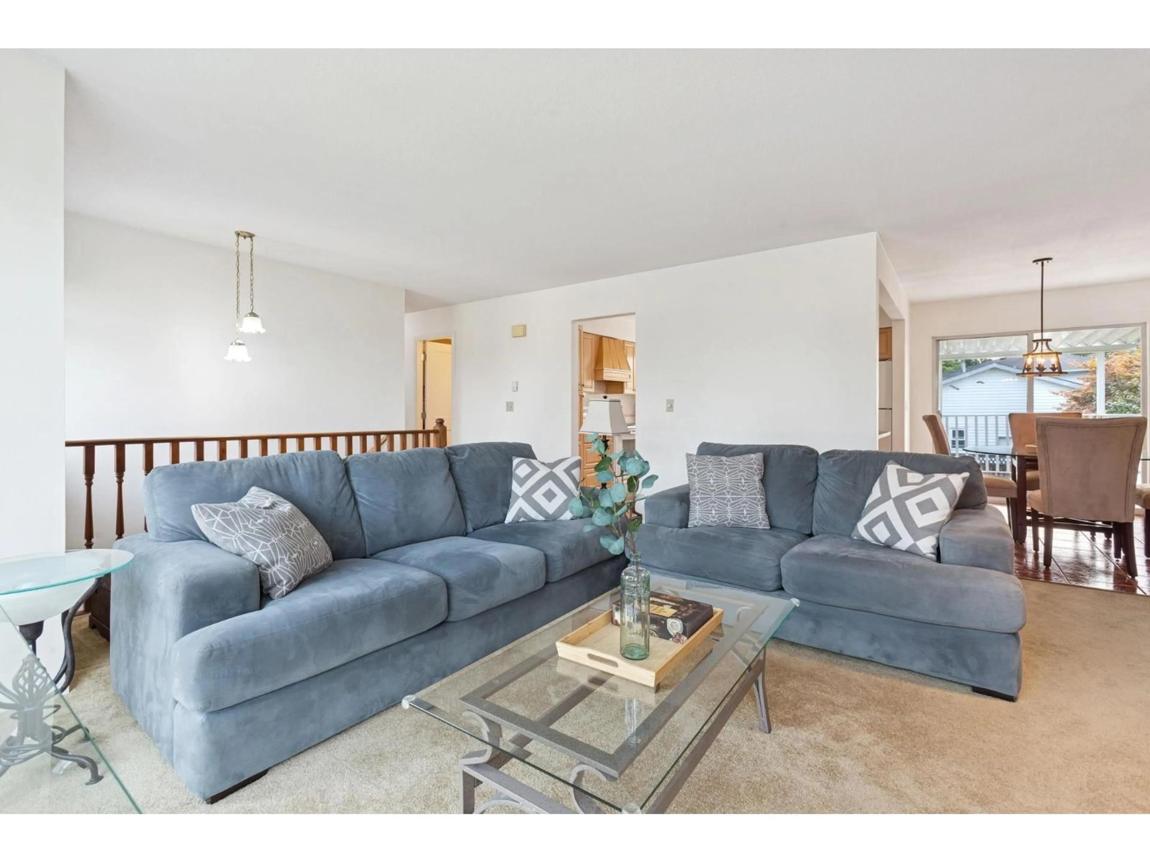 Living room with furniture, unknown for 16966 JERSEY, Surrey British Columbia V3S6Y4