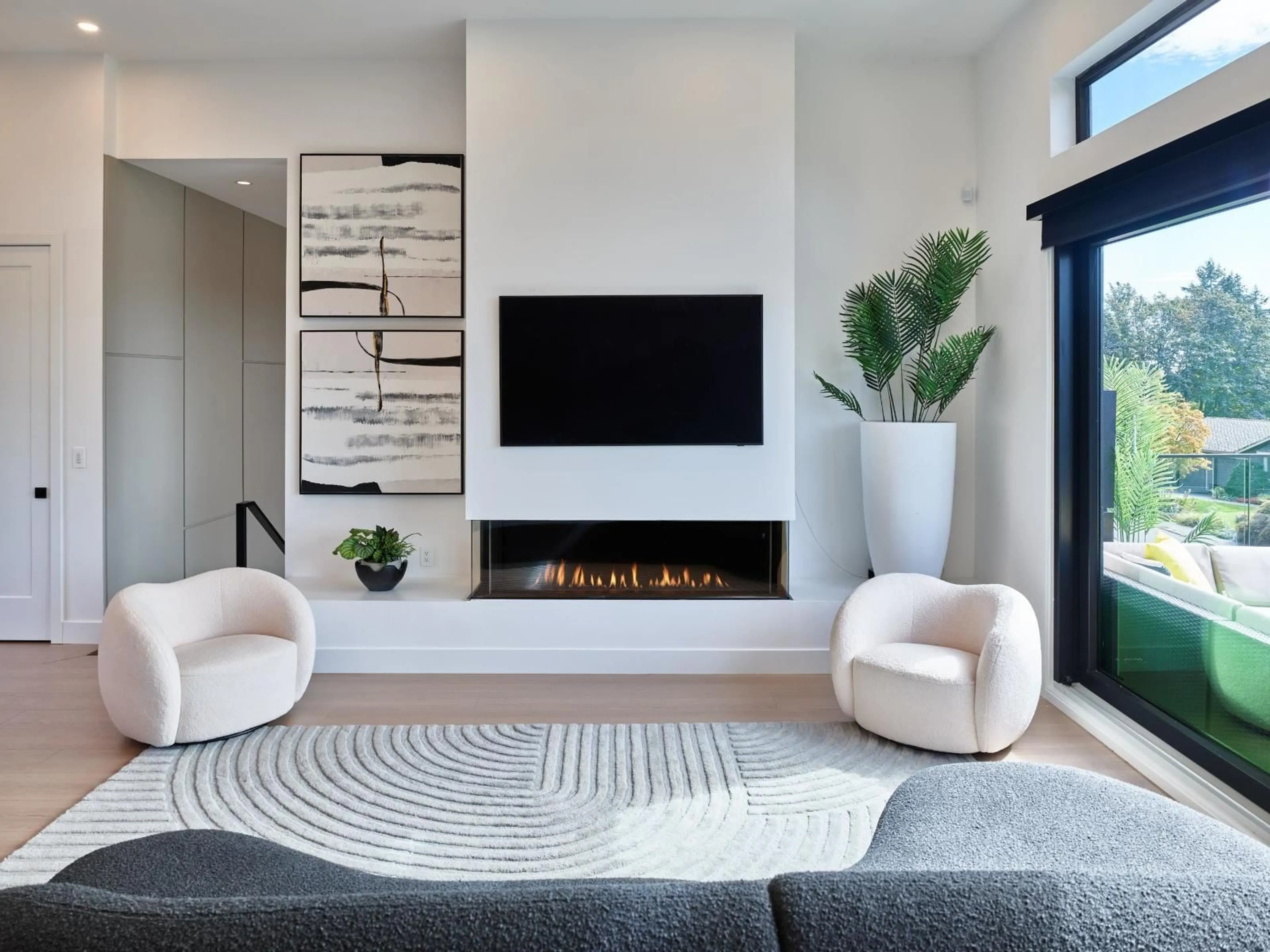Living room with furniture, unknown for 8102 WILTSHIRE, Delta British Columbia V4C6T2