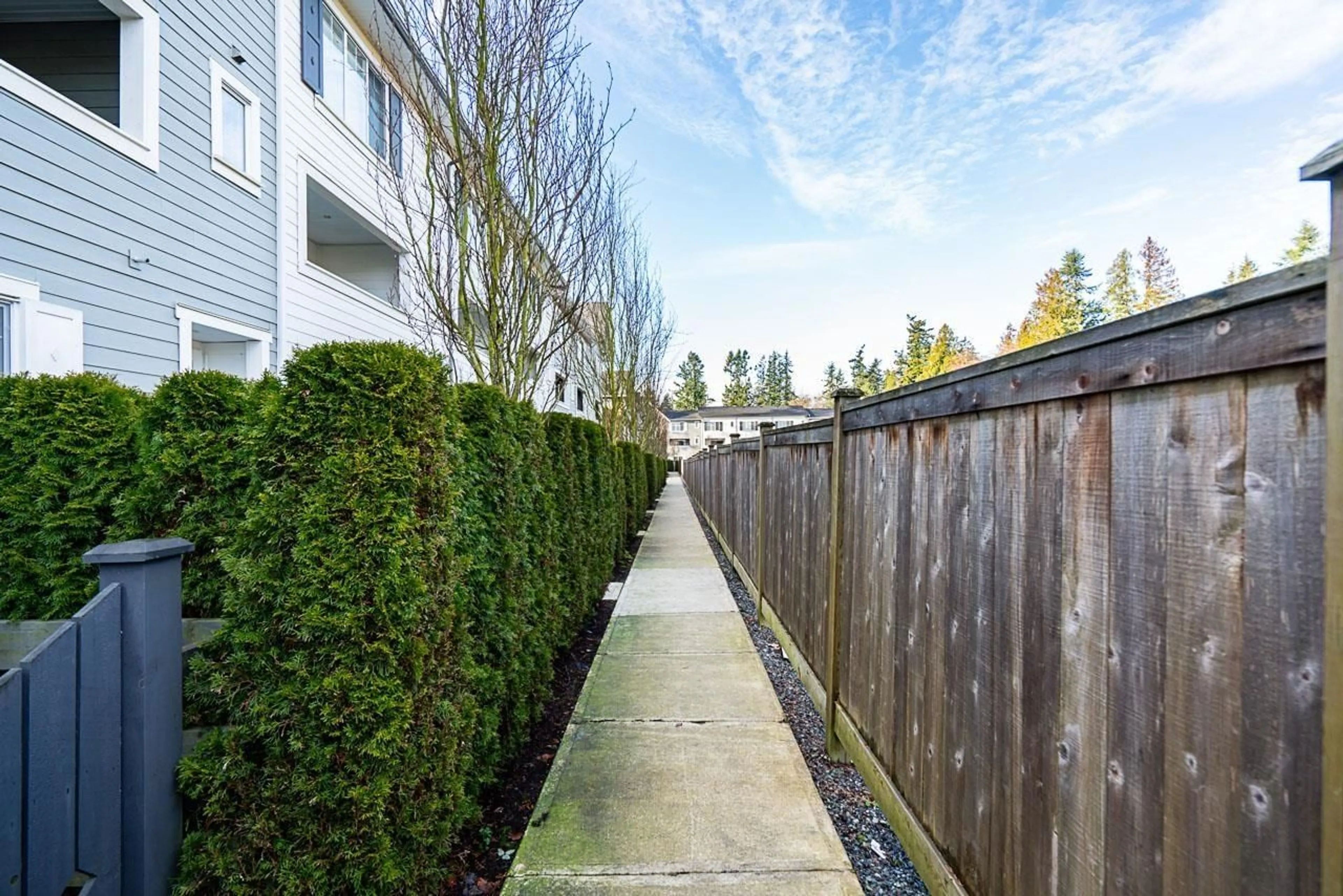 Patio, street for 32 - 127 172, Surrey British Columbia V3Z0W9