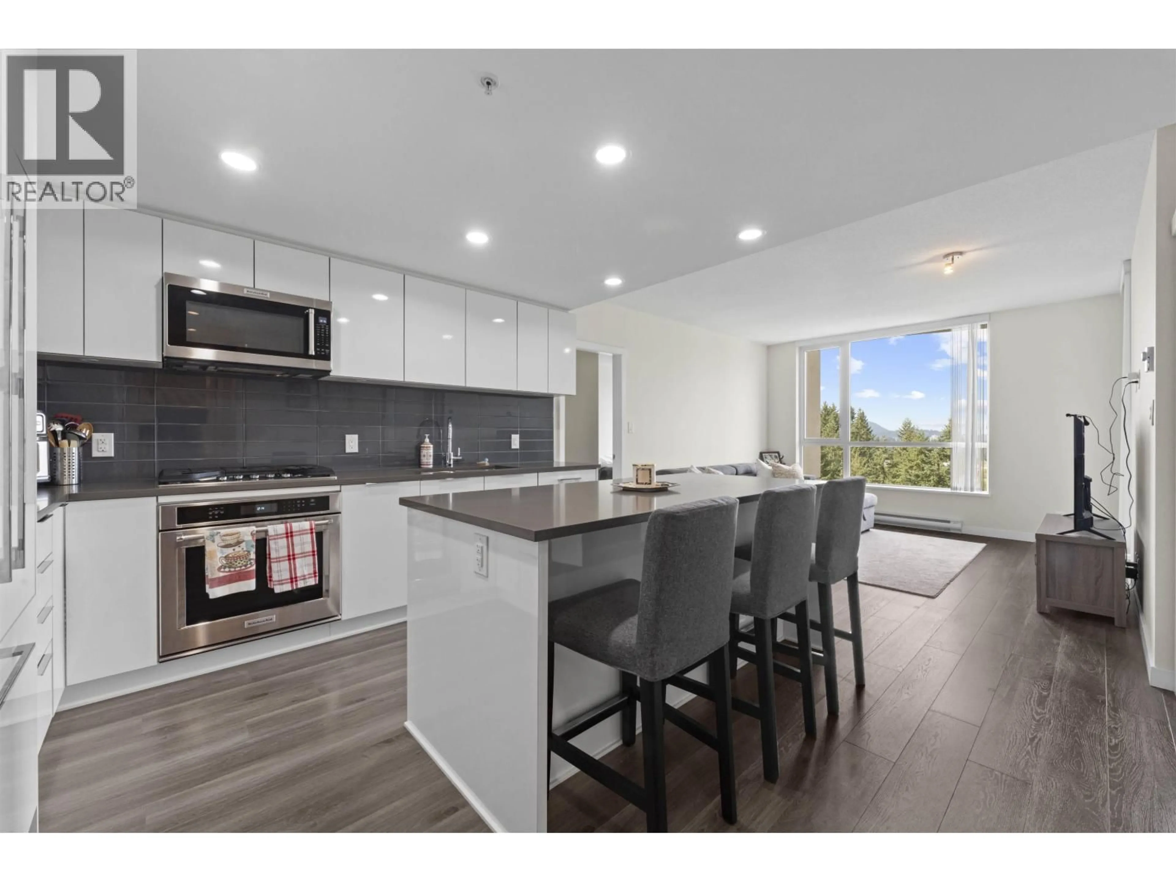 Open concept kitchen, unknown for 1605 - 3096 WINDSOR GATE, Coquitlam British Columbia V3B0P4