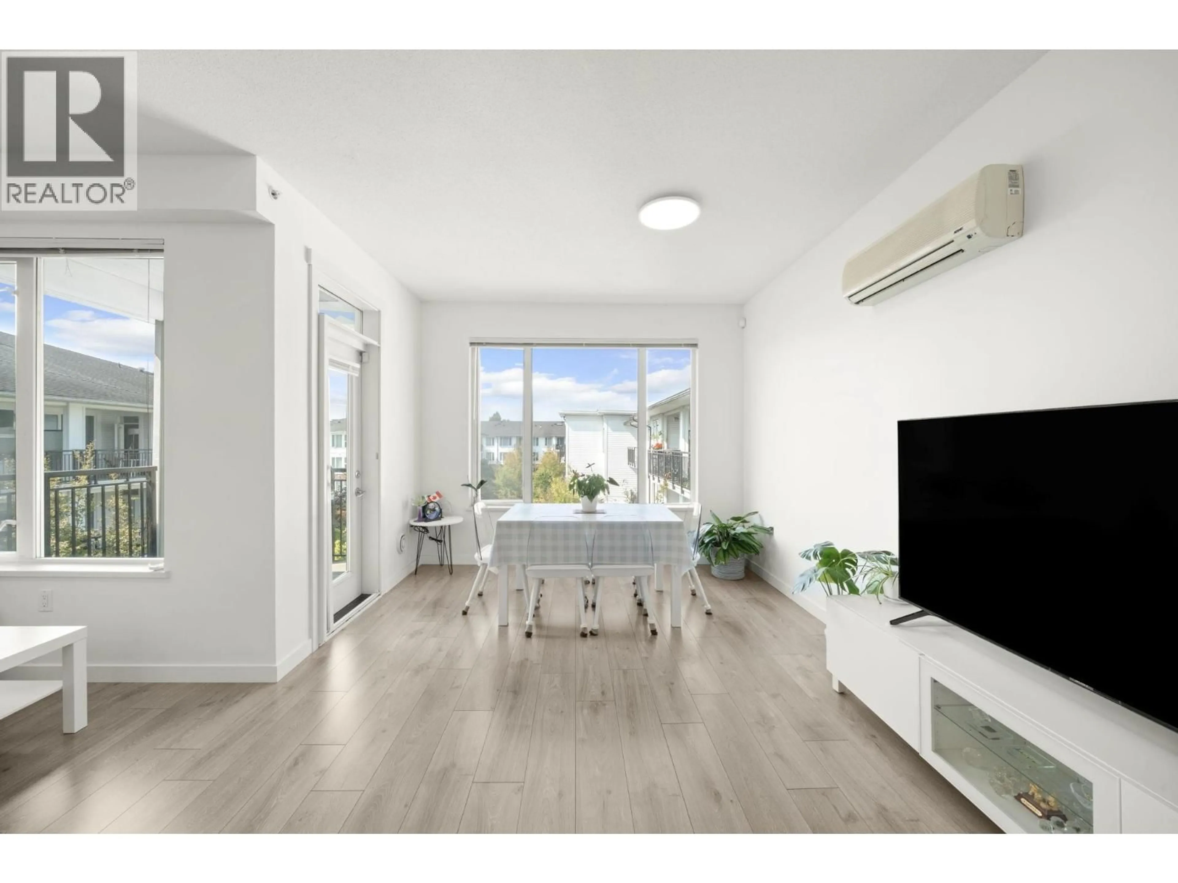 A pic of a room for 438 - 9388 MCKIM WAY, Richmond British Columbia V6X0J7