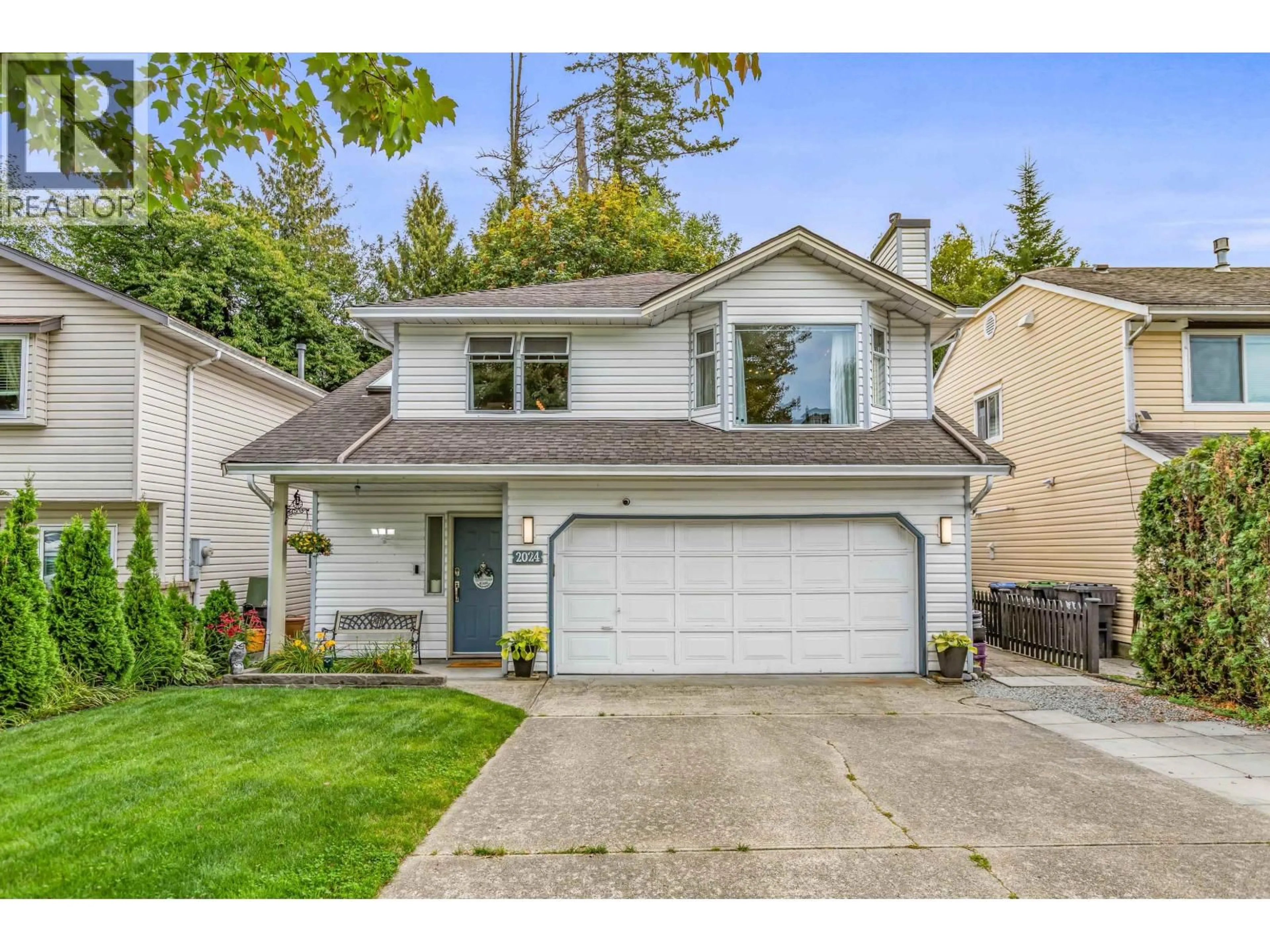 Home with vinyl exterior material, street for 2024 LEGGATT PLACE, Port Coquitlam British Columbia V3C5V9