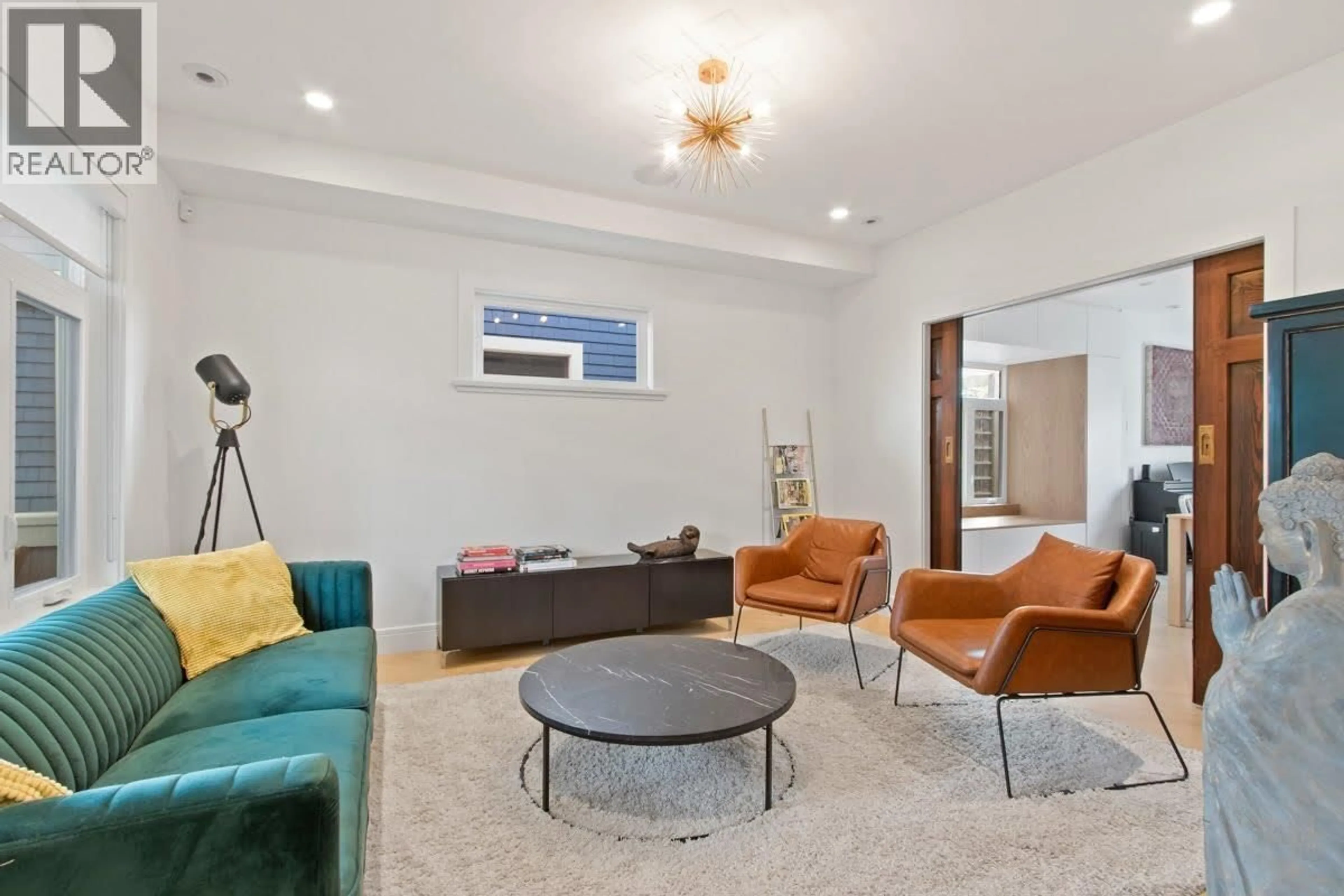 Living room with furniture, unknown for 4447 QUEBEC STREET, Vancouver British Columbia V5V3L6