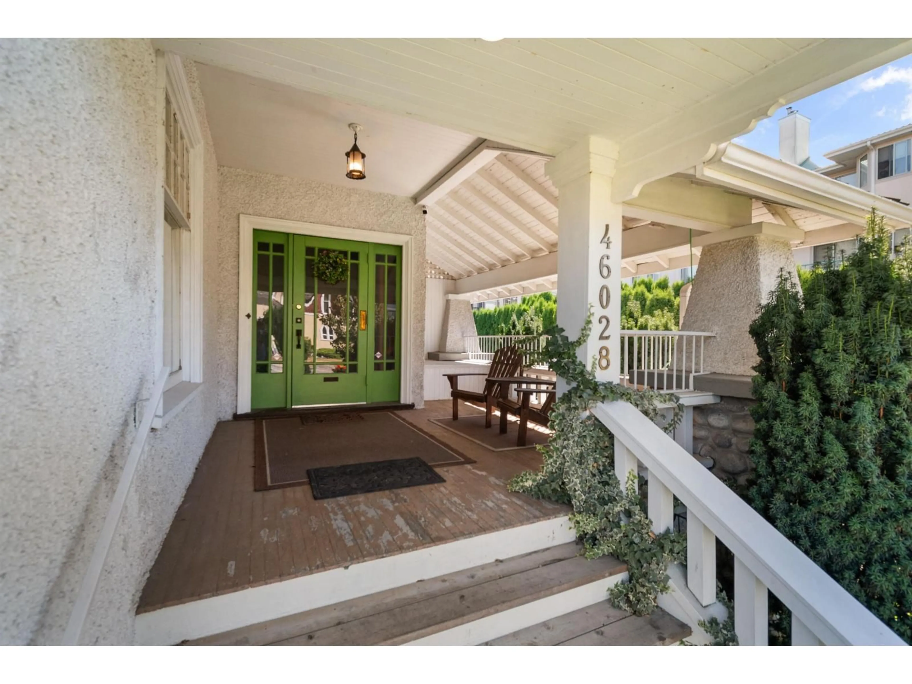 Indoor entryway for 46028 FIRST AVENUE, Chilliwack British Columbia V2P1W1