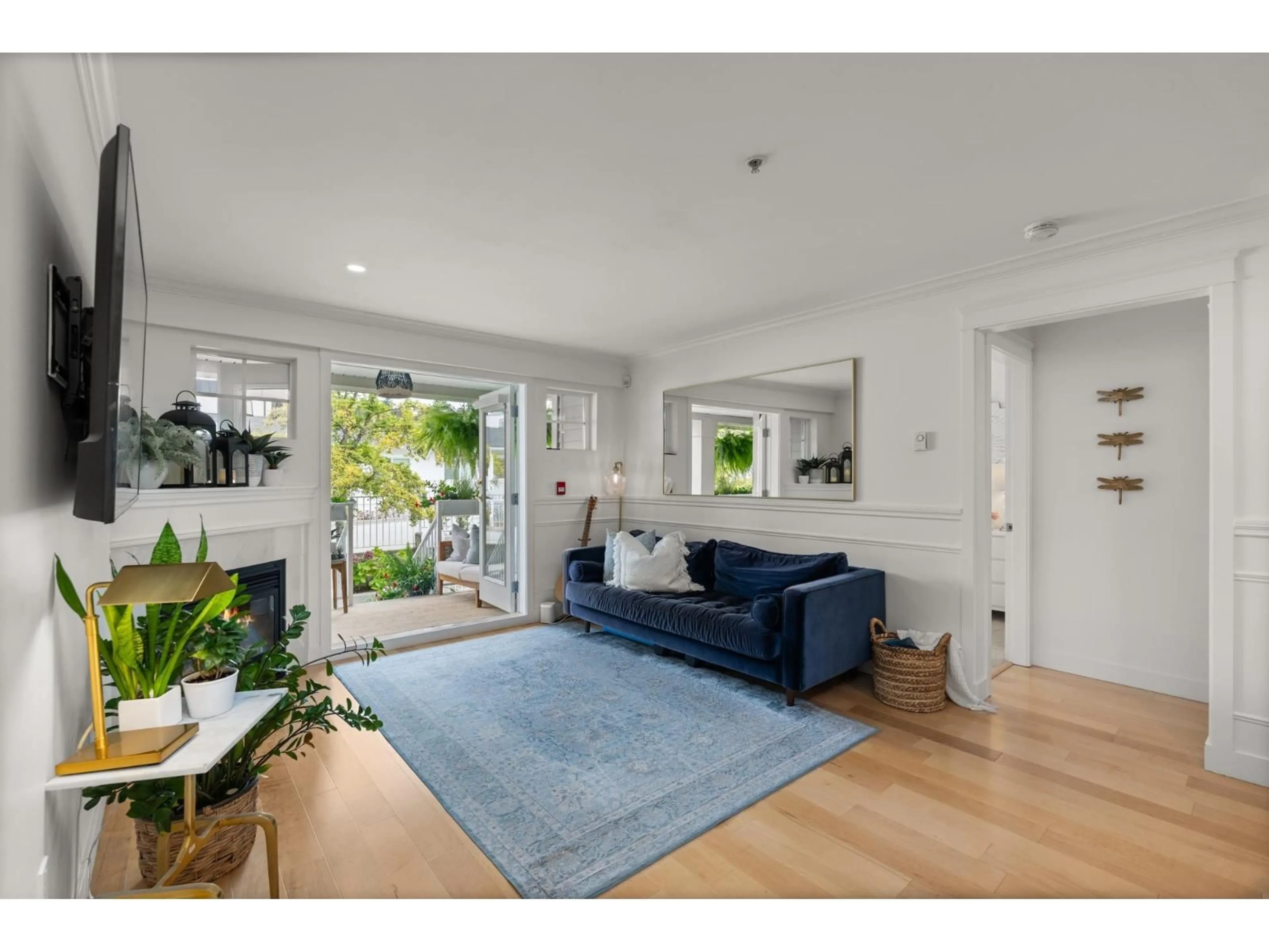 Unknown for 203 - 15621 MARINE, White Rock British Columbia V4B1E1