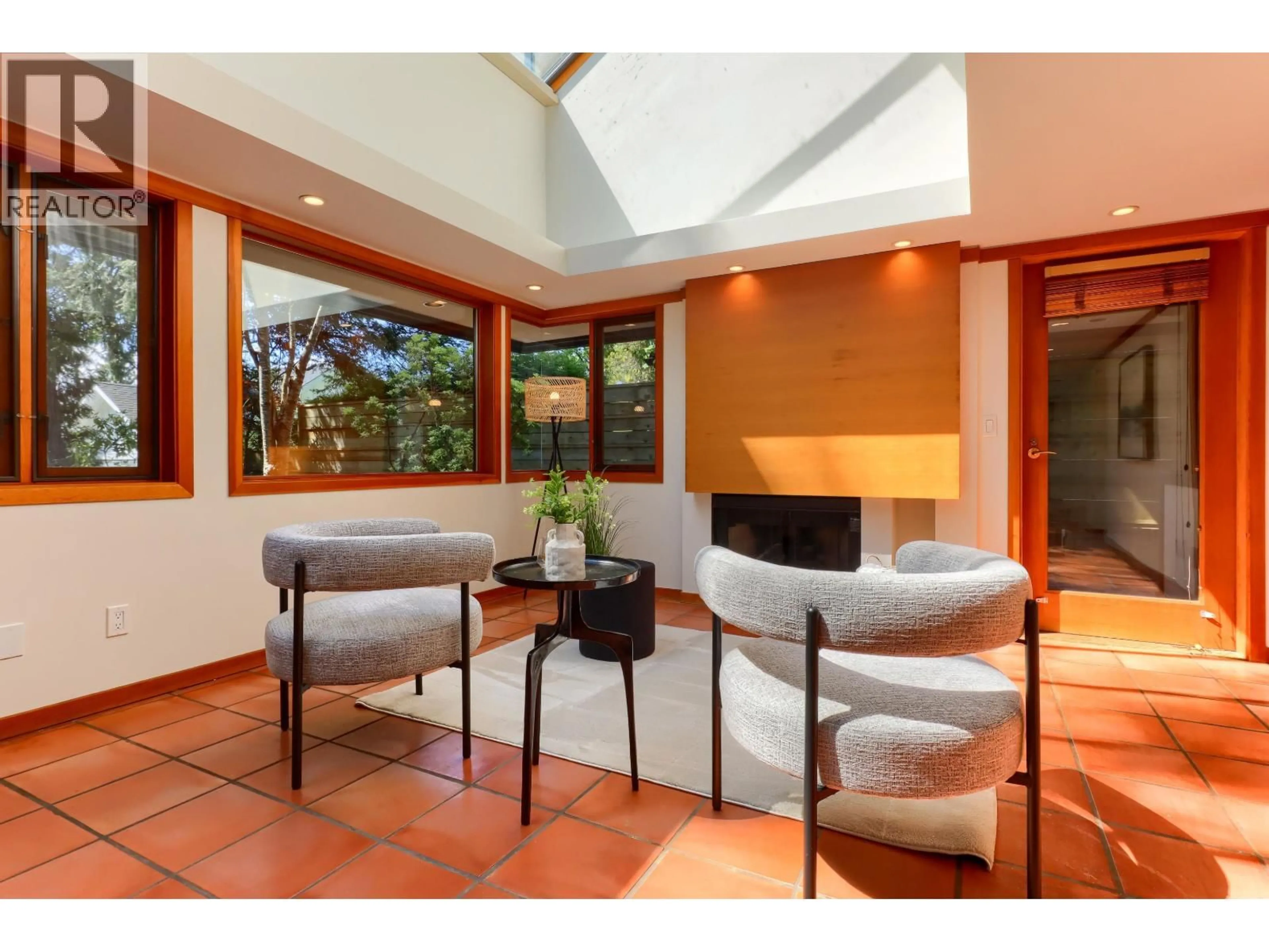 Unknown for 2423 BIRNEY PLACE, North Vancouver British Columbia V7H1J8