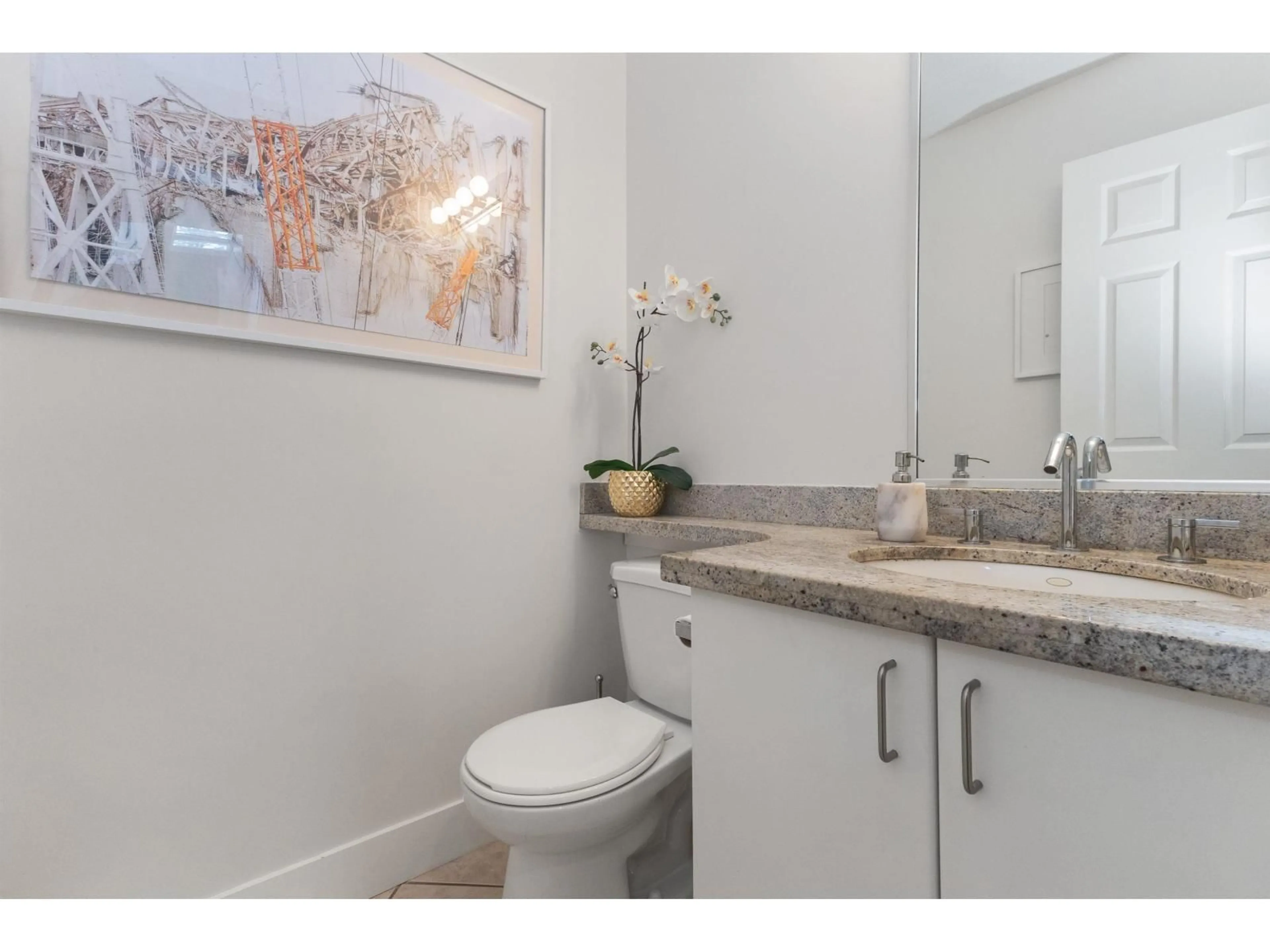 Standard bathroom, ceramic/tile floor for 89 - 35287 OLD YALE, Abbotsford British Columbia V3H8H5