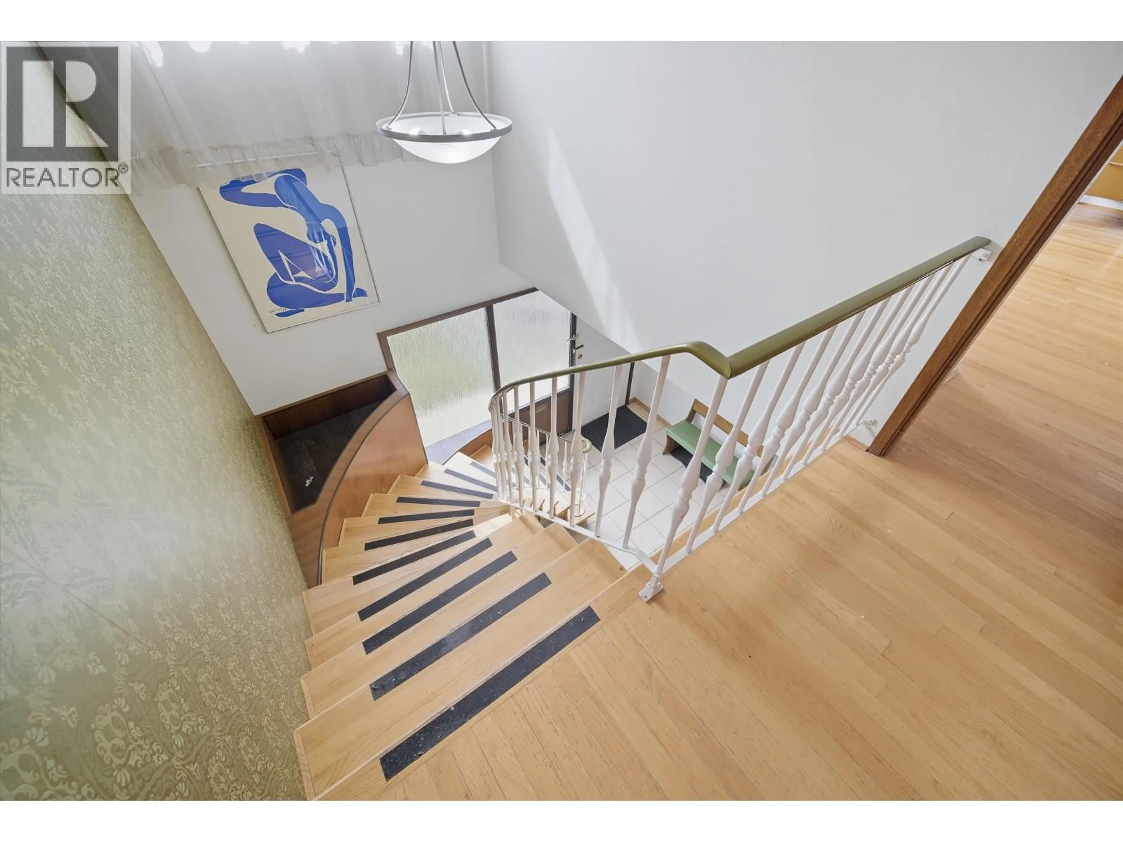 Stairs for 2765 COLERIDGE AVENUE, Vancouver British Columbia V5S3A4